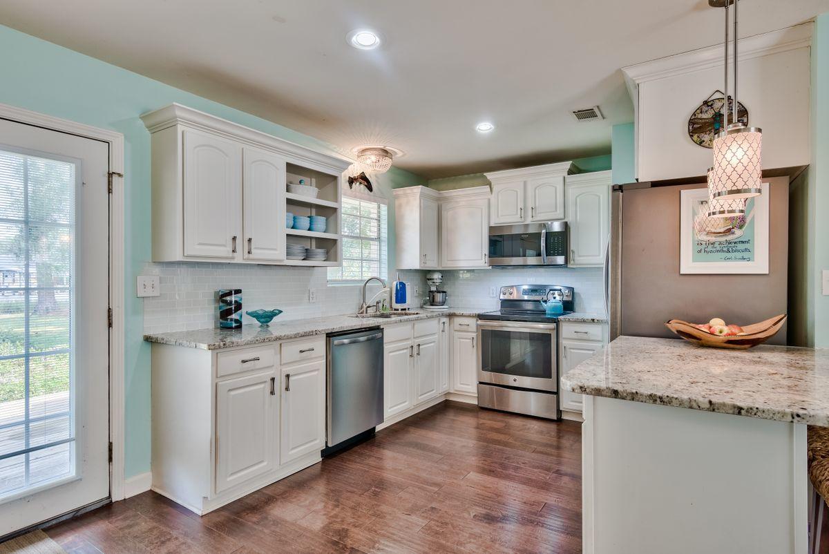 CALHOUN S/D TO DESTIN - Residential