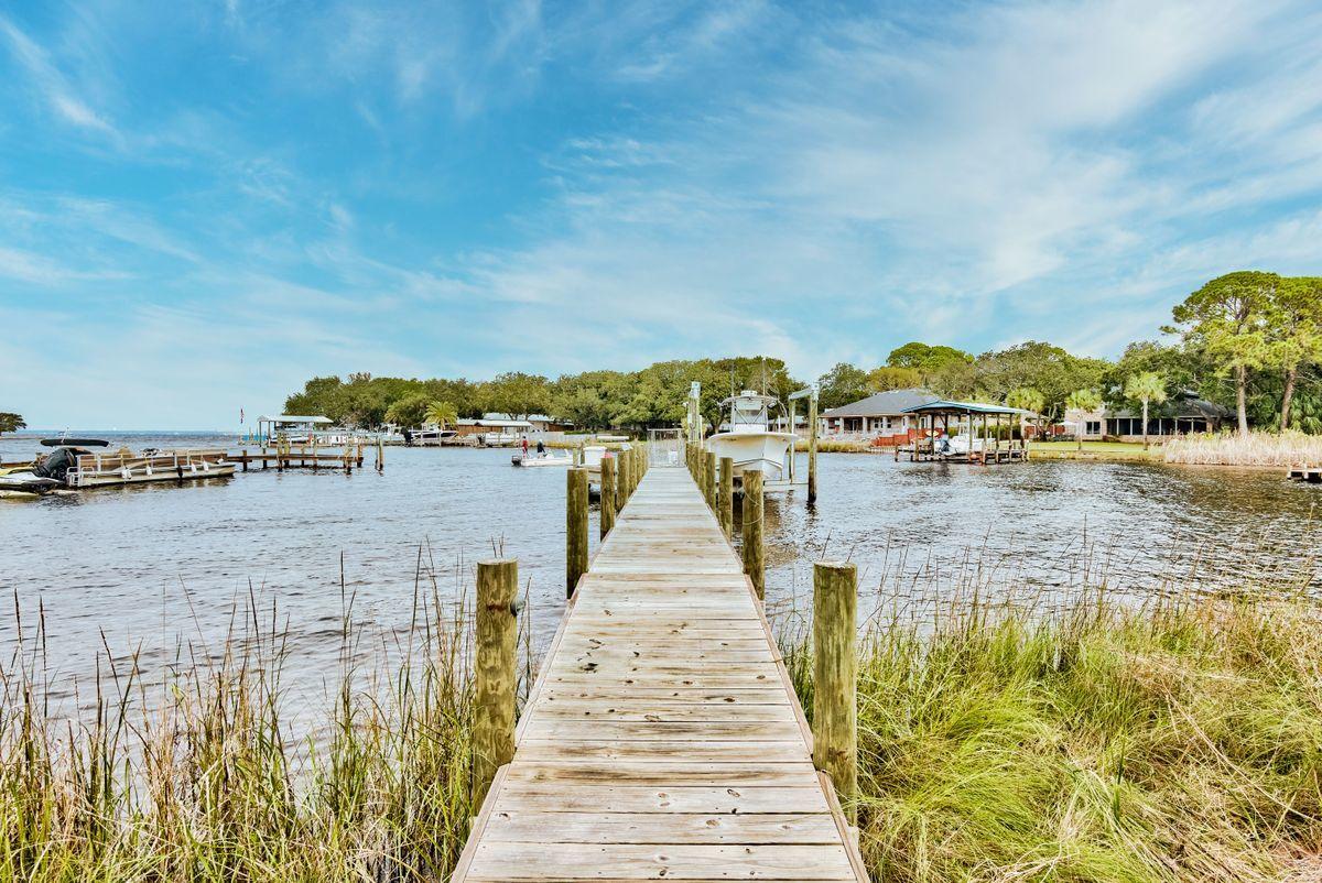 CALHOUN S/D TO DESTIN - Residential