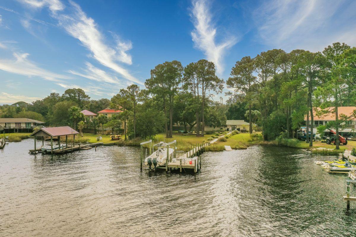 CALHOUN S/D TO DESTIN - Residential