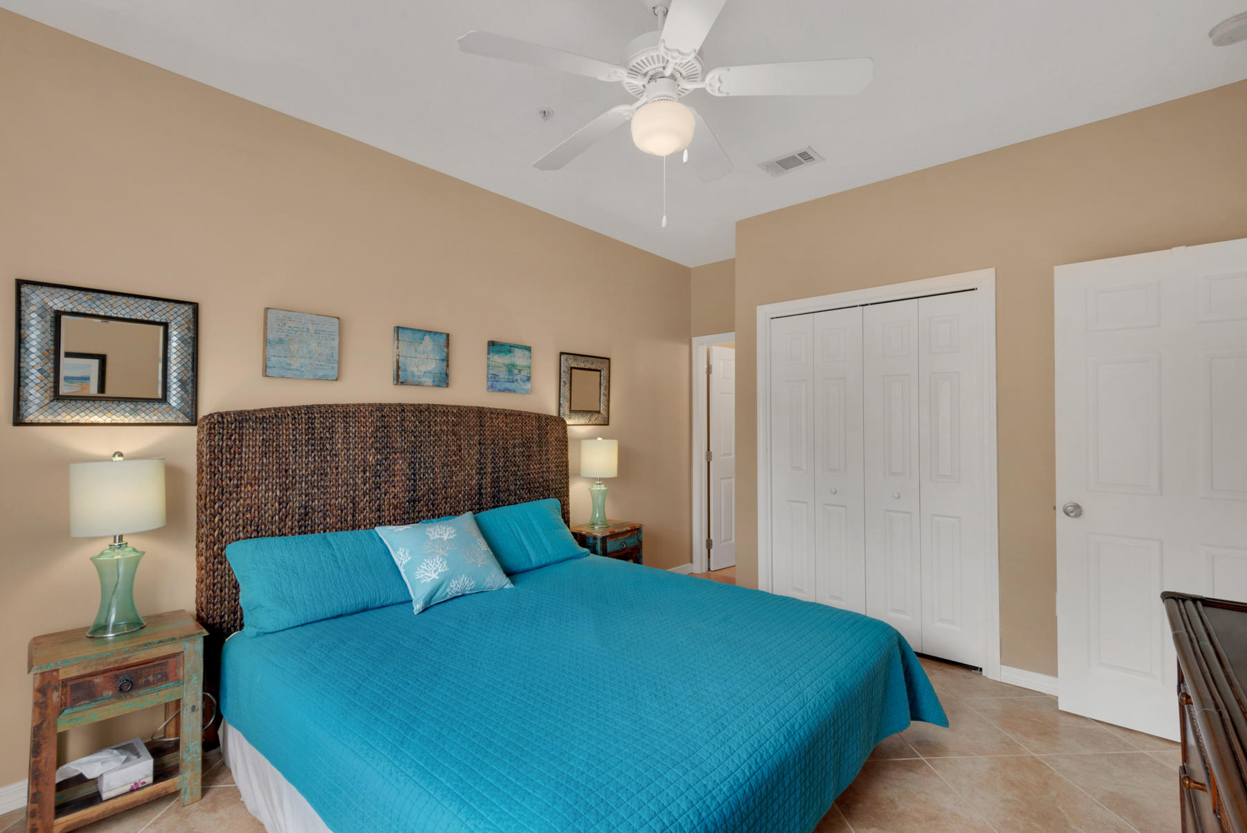 HERON'S WATCH CONDO PH 7 - Residential