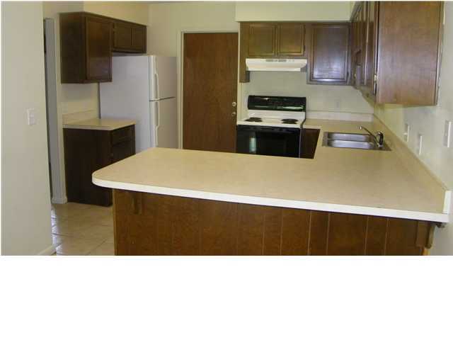 BAYWOOD T/H - Residential Lease