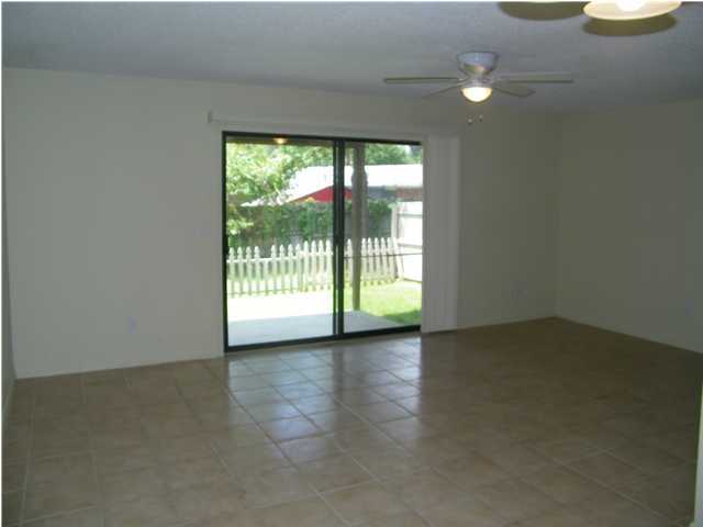 BAYWOOD T/H - Residential Lease