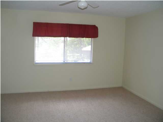 BAYWOOD T/H - Residential Lease