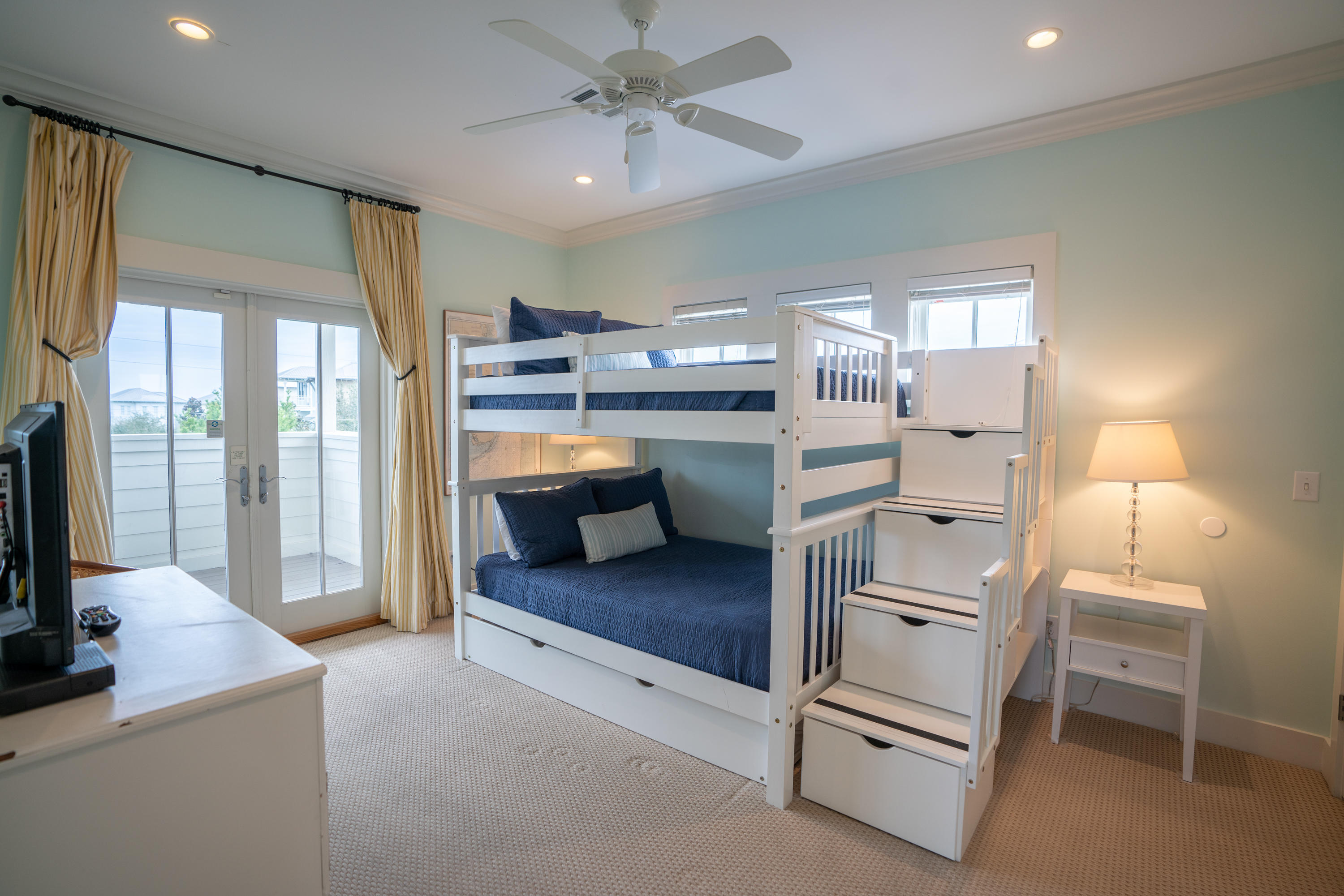 EASTERN LAKE S/D - Residential