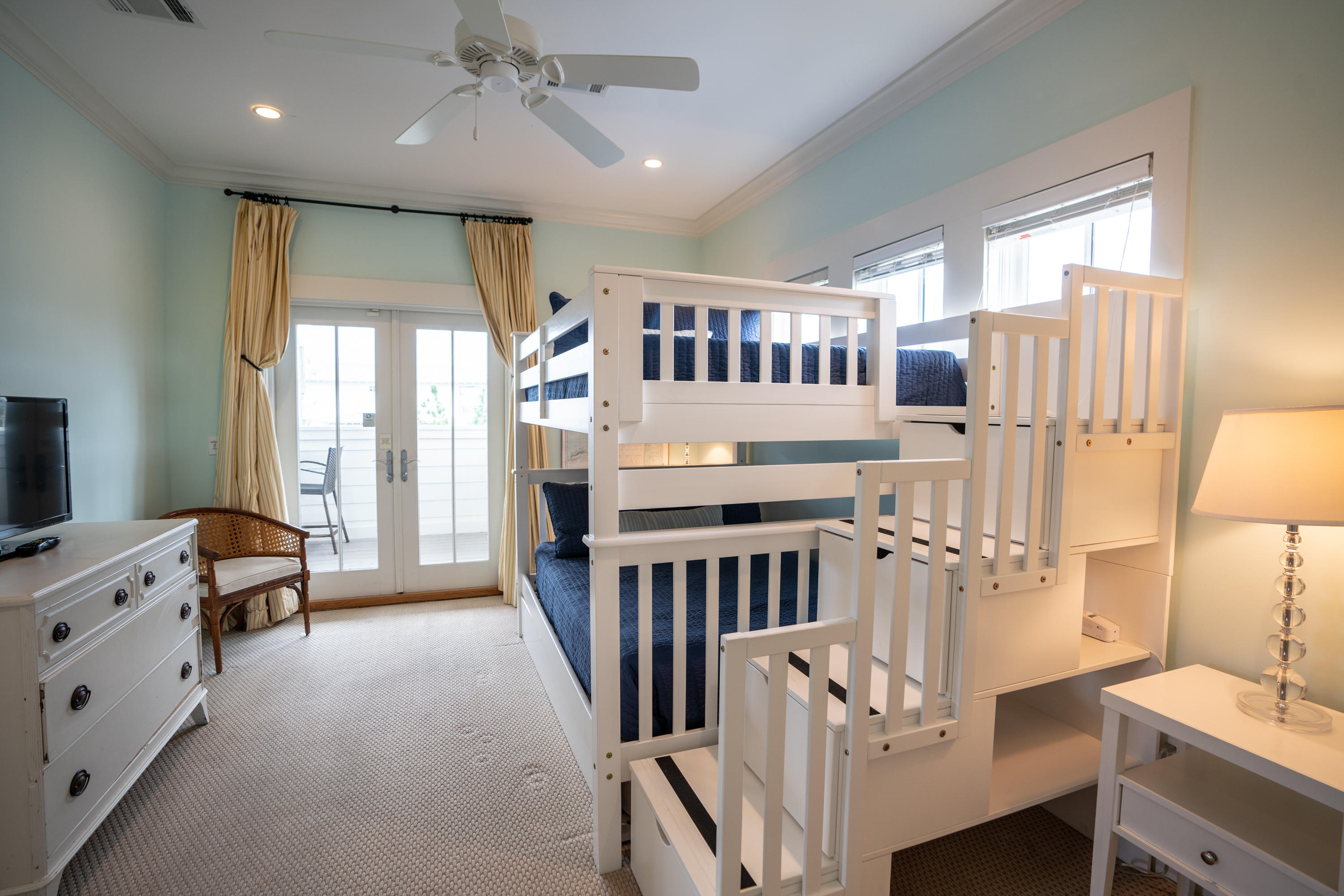 EASTERN LAKE S/D - Residential