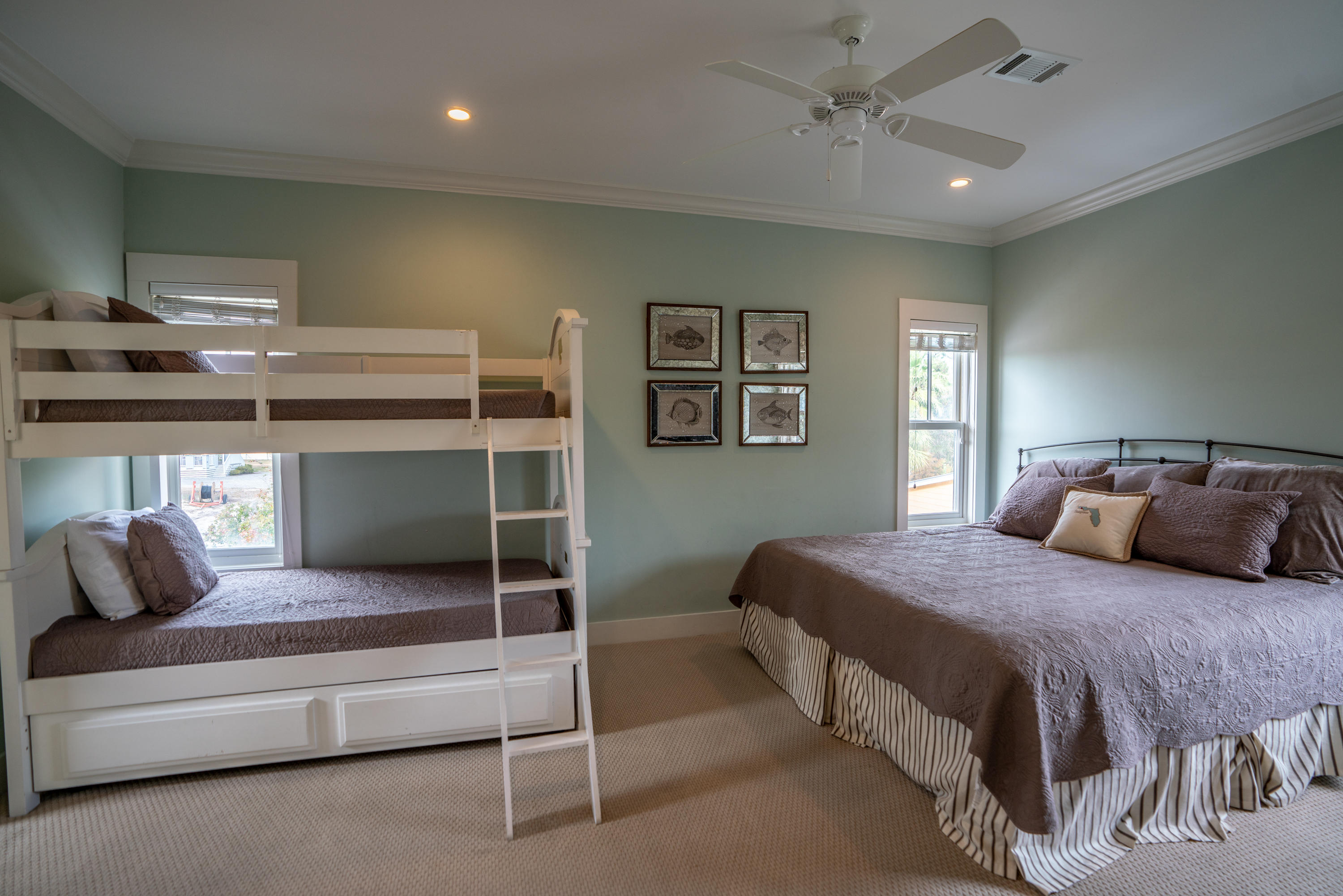 EASTERN LAKE S/D - Residential