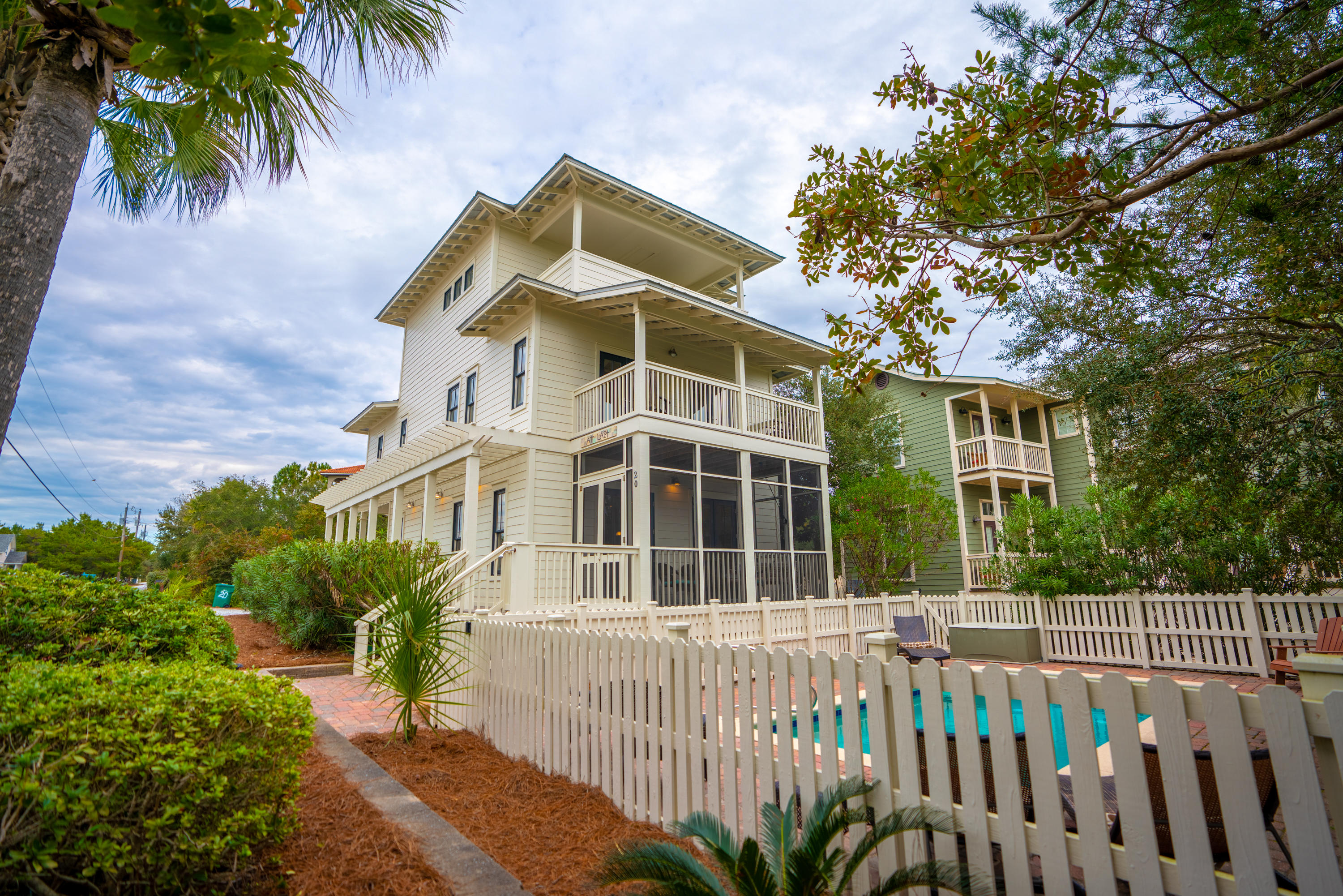 EASTERN LAKE S/D - Residential