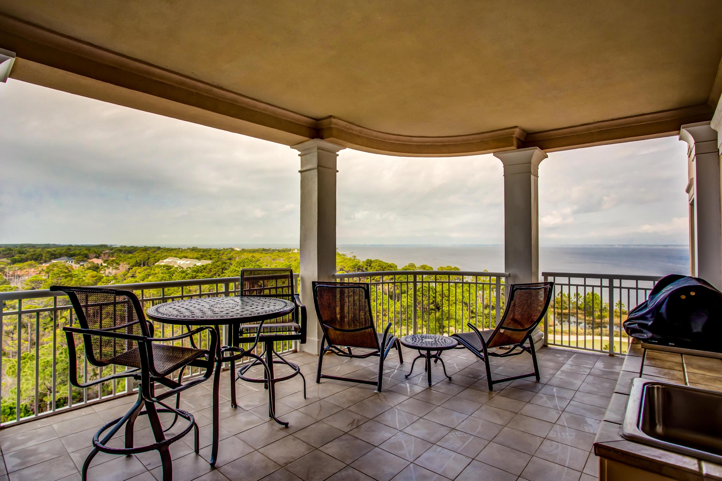 ONE WATER PLACE - Residential