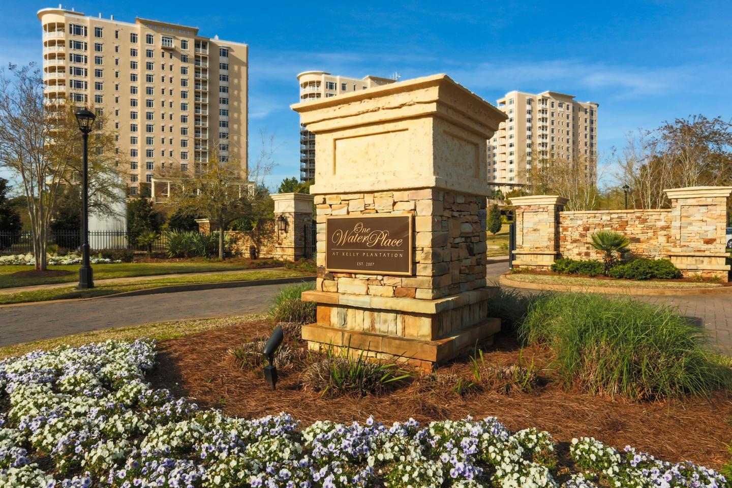 ONE WATER PLACE - Residential