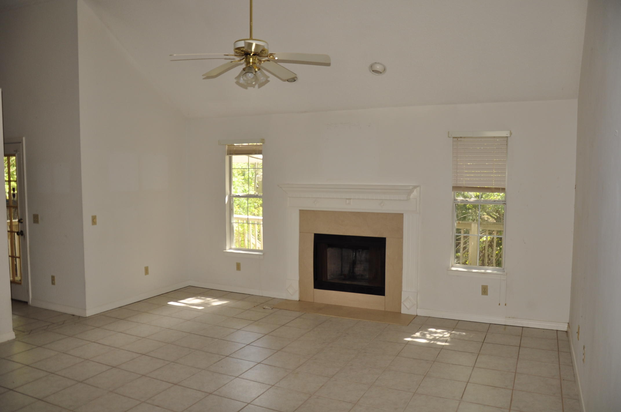 LAKE CHARLESTON - Residential