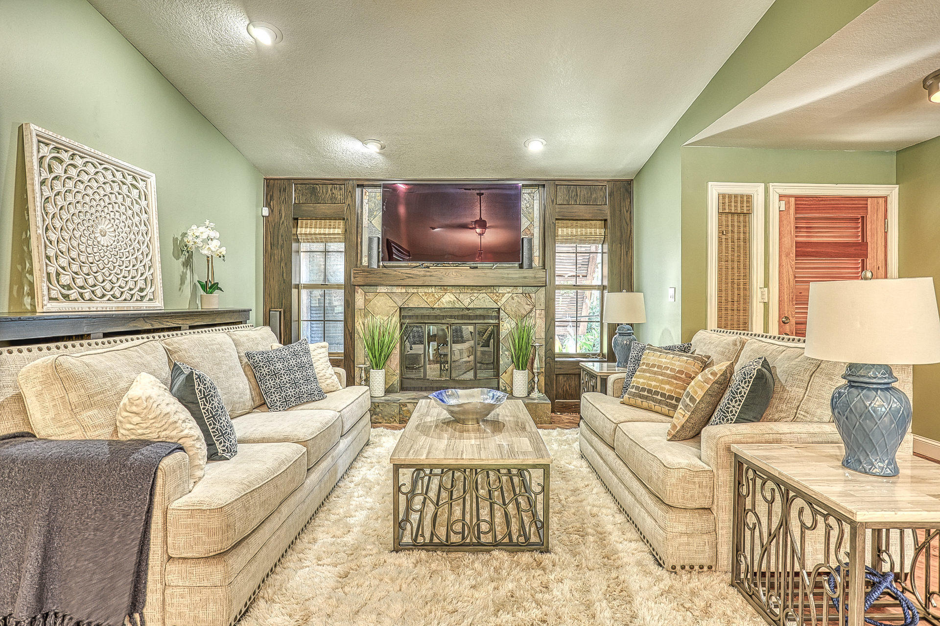 LAKESIDE VILLAGE - Residential