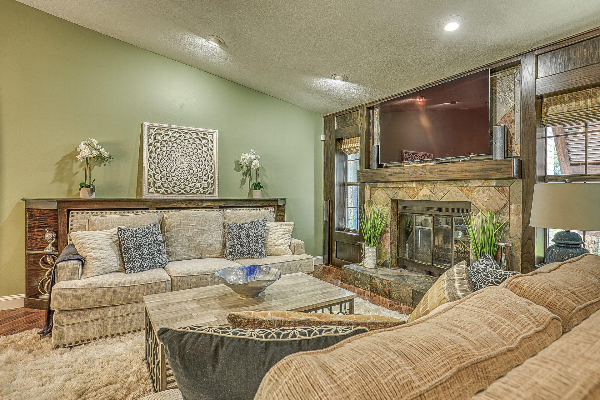 LAKESIDE VILLAGE - Residential