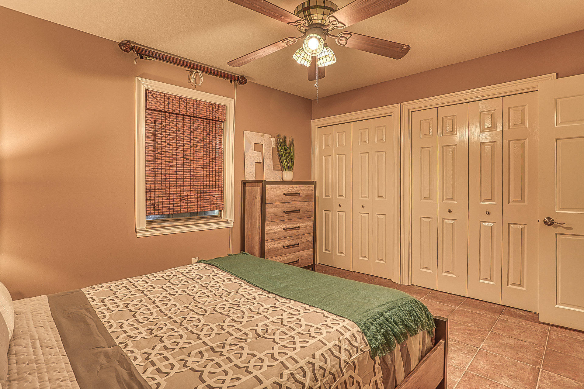 LAKESIDE VILLAGE - Residential