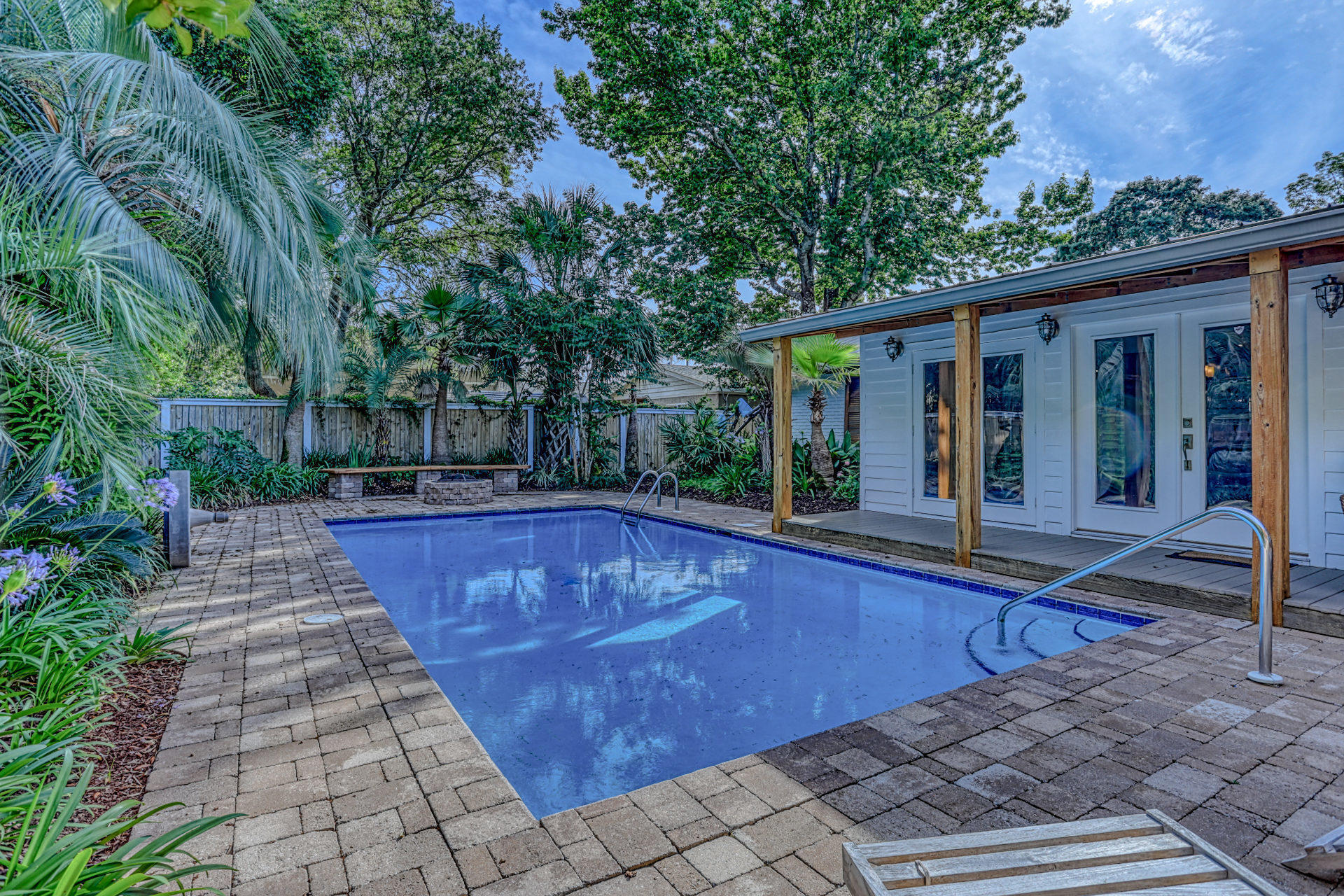 LAKESIDE VILLAGE - Residential