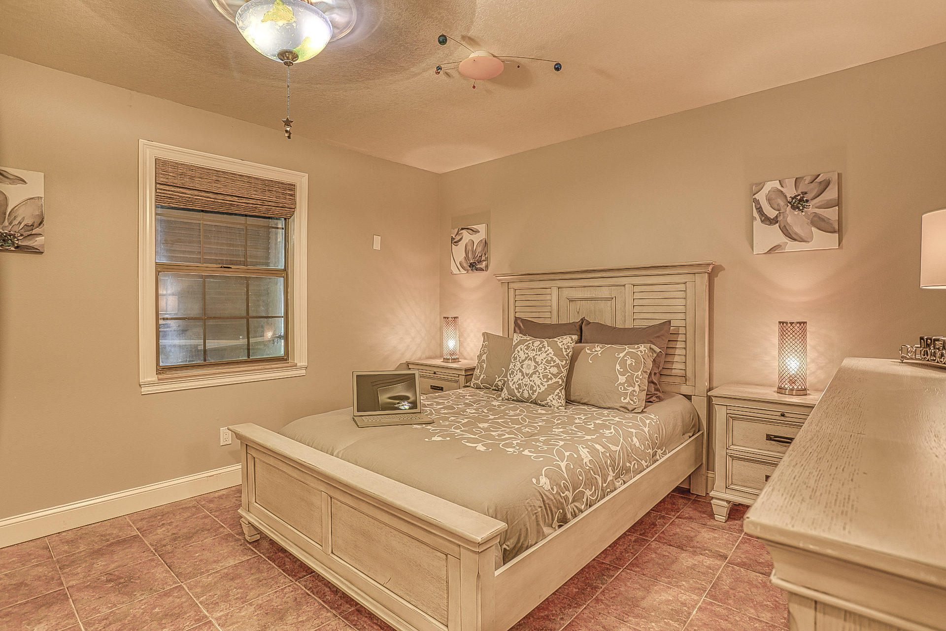 LAKESIDE VILLAGE - Residential