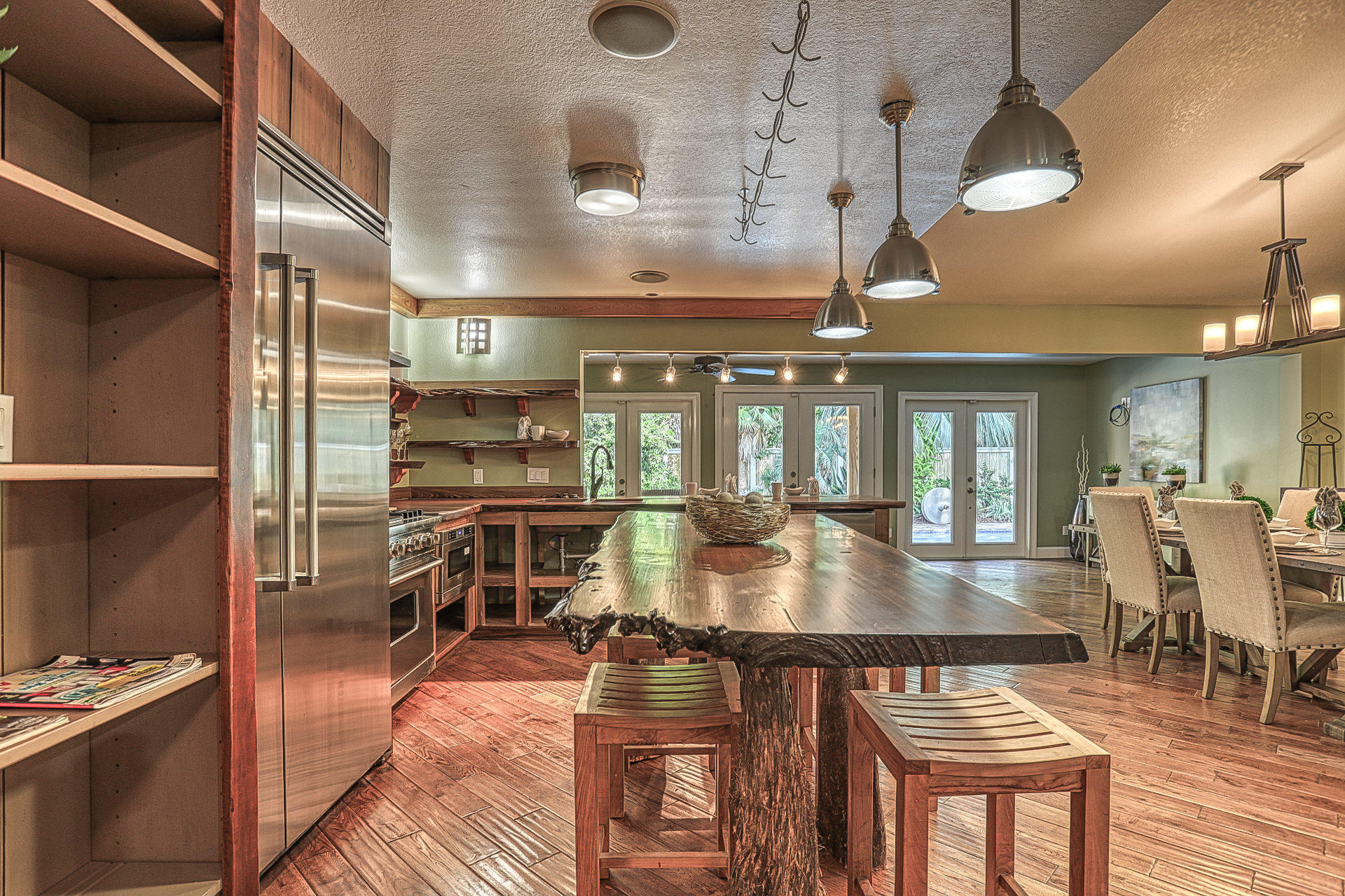 LAKESIDE VILLAGE - Residential