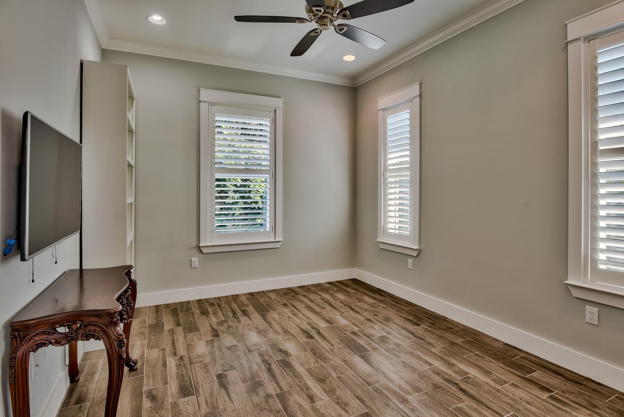 WINDSOR FOREST - Residential