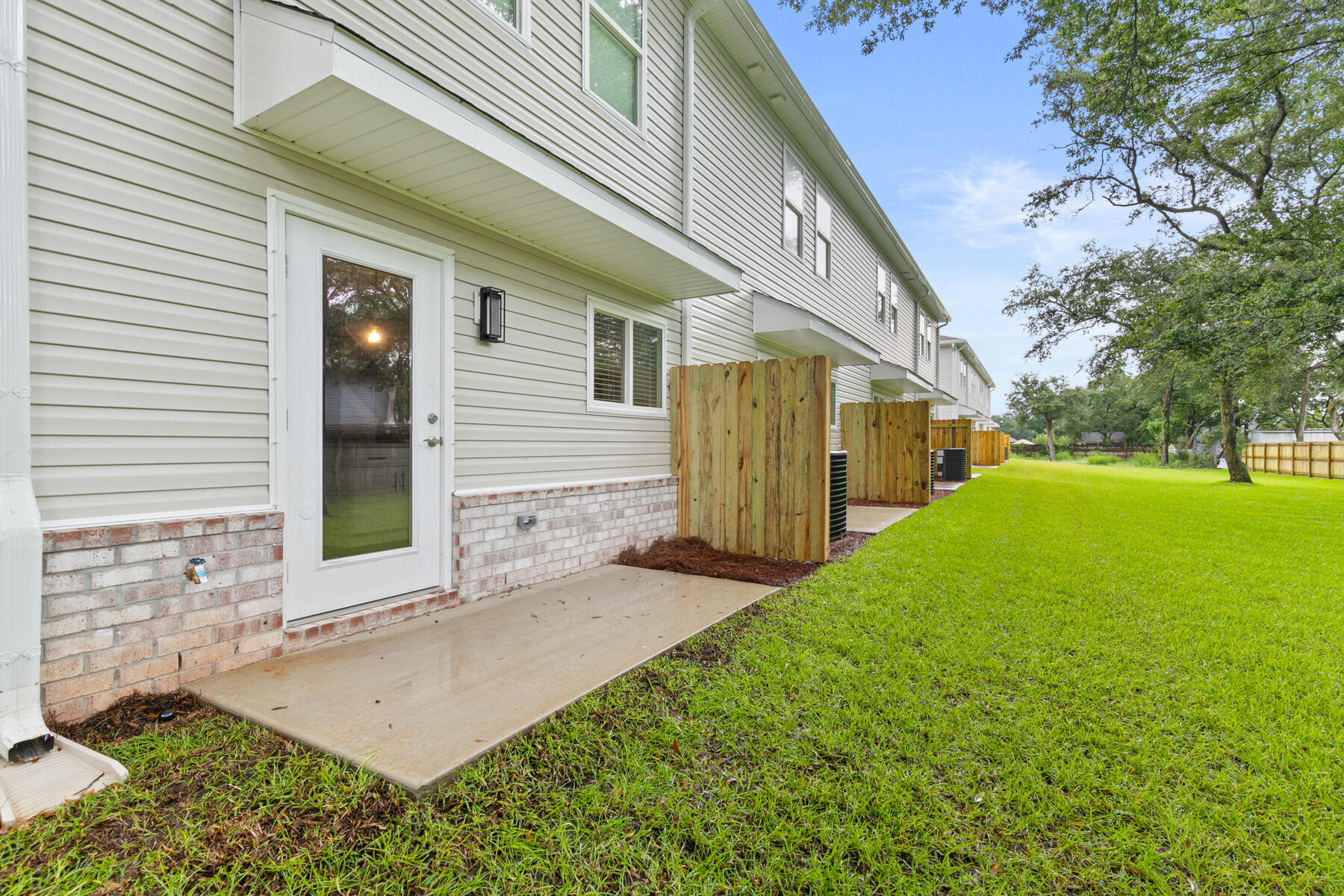 Vicki Leigh T/H - Residential