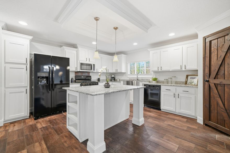 100% Move in ready!!! Freeport 20 Minutes to beach!! Pool/Jacuzzi home on 2 acres! 2019 Built 4/2 2200 feet Great workshop or garage and outbuilding like new ...This one will be gone fast!!!!