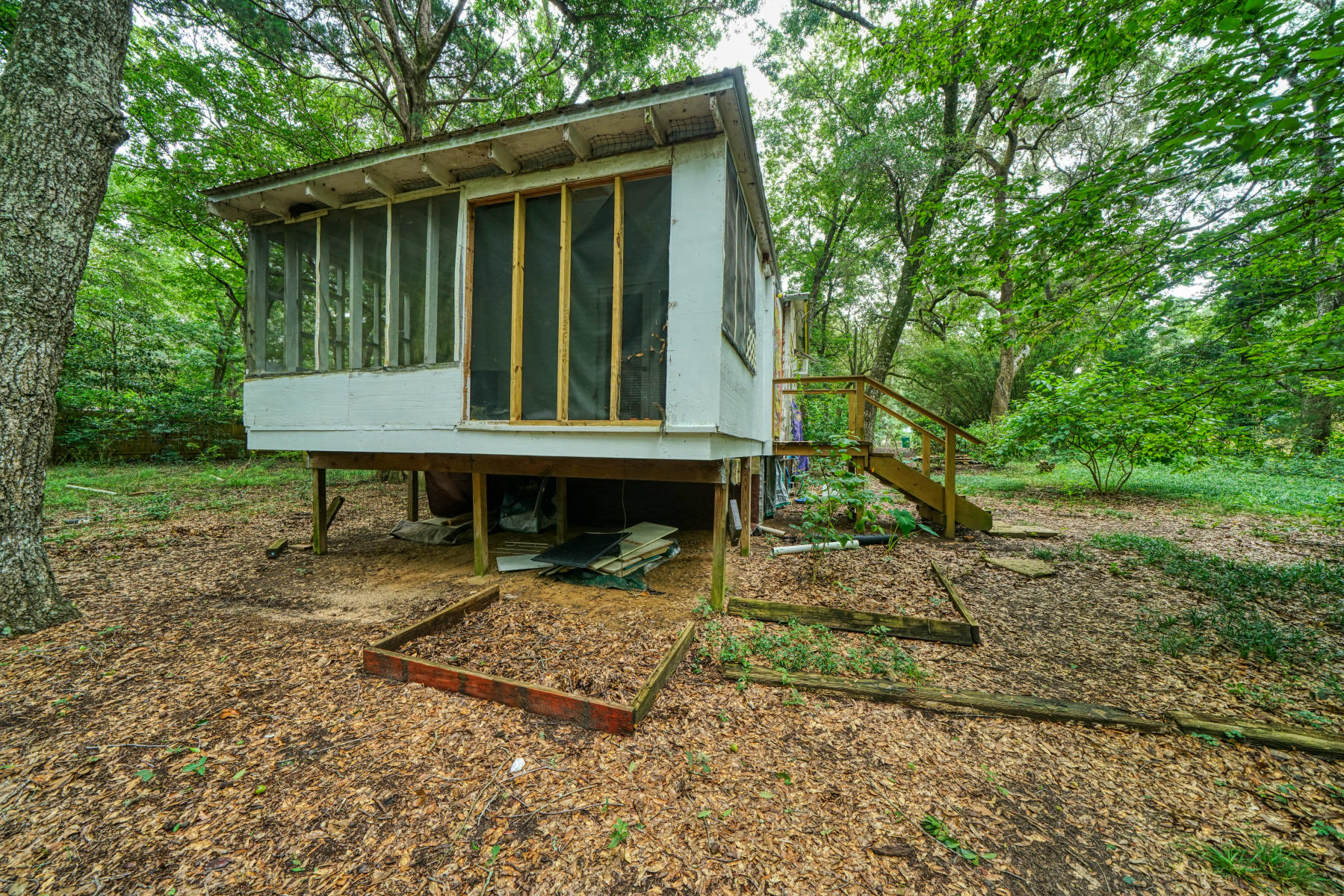 NO RECORDED SUBDIVISION - Residential