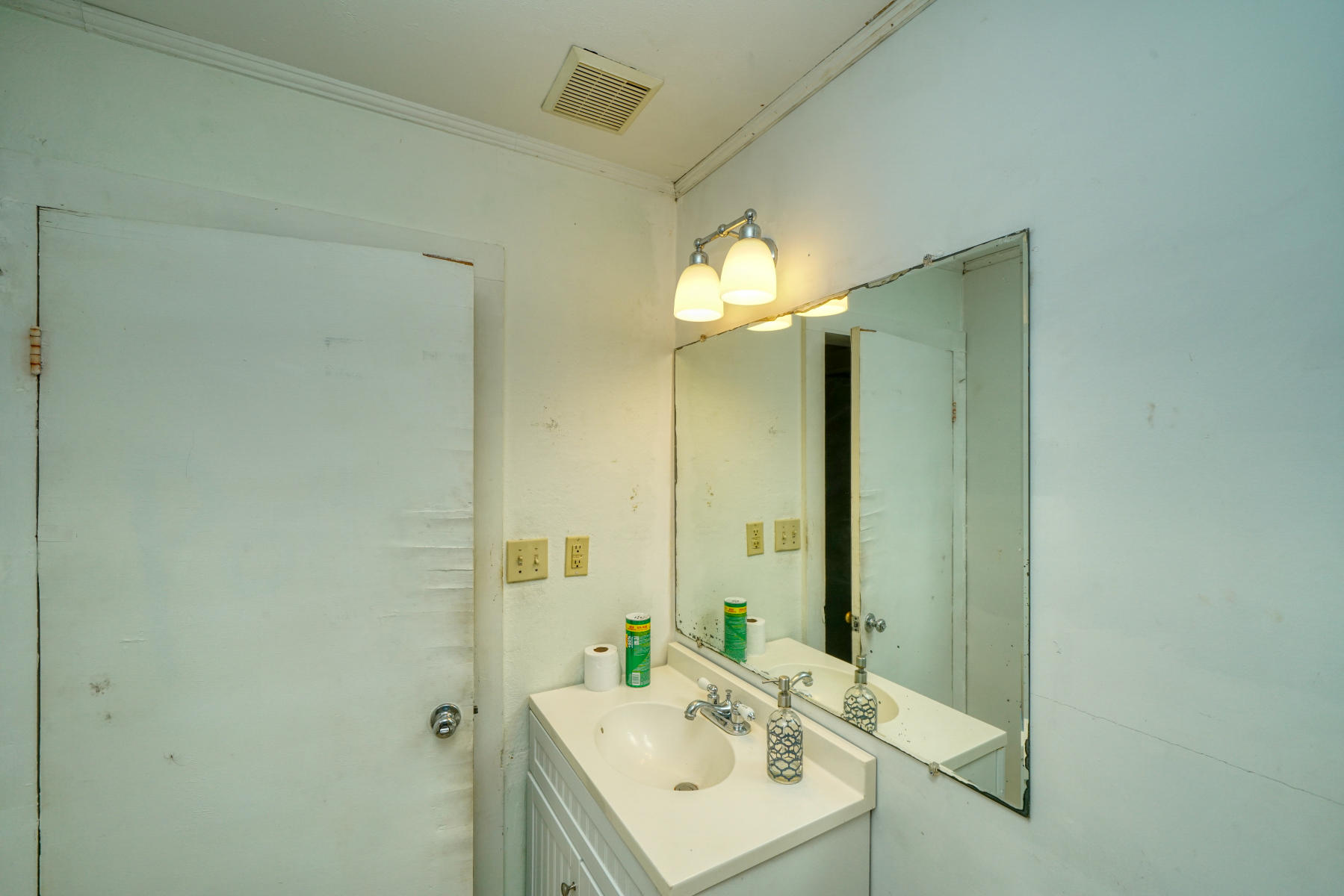 NO RECORDED SUBDIVISION - Residential