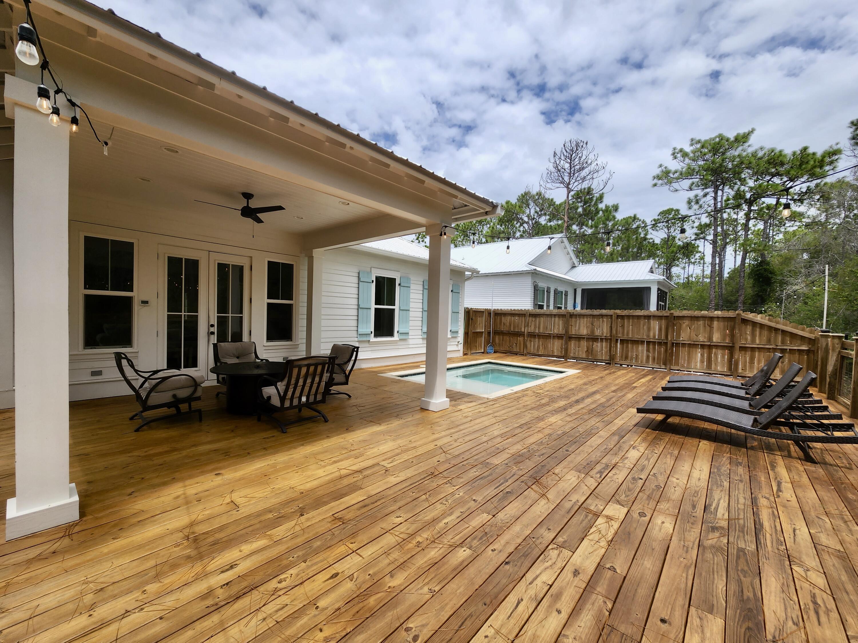 GULF SHORE MANOR - Residential