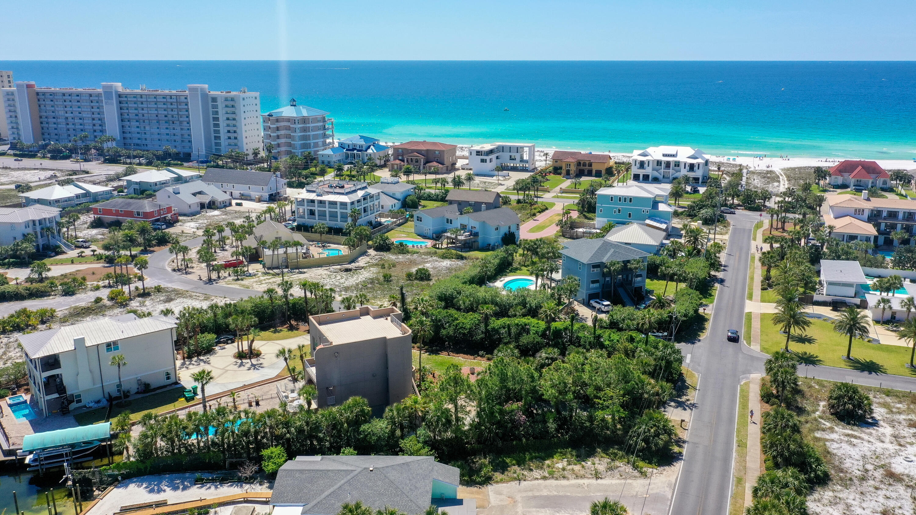 HOLIDAY ISLE - Residential