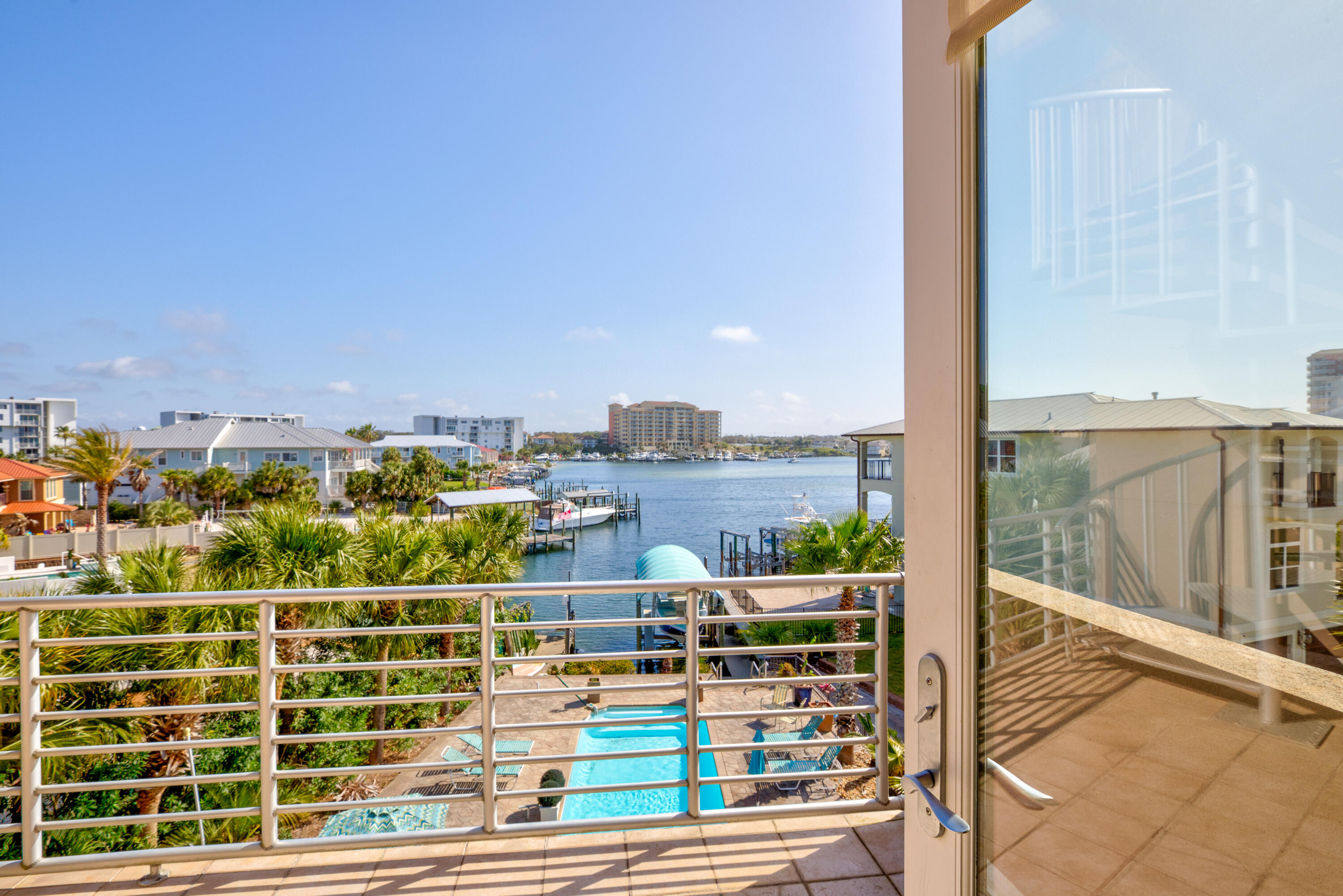 HOLIDAY ISLE - Residential