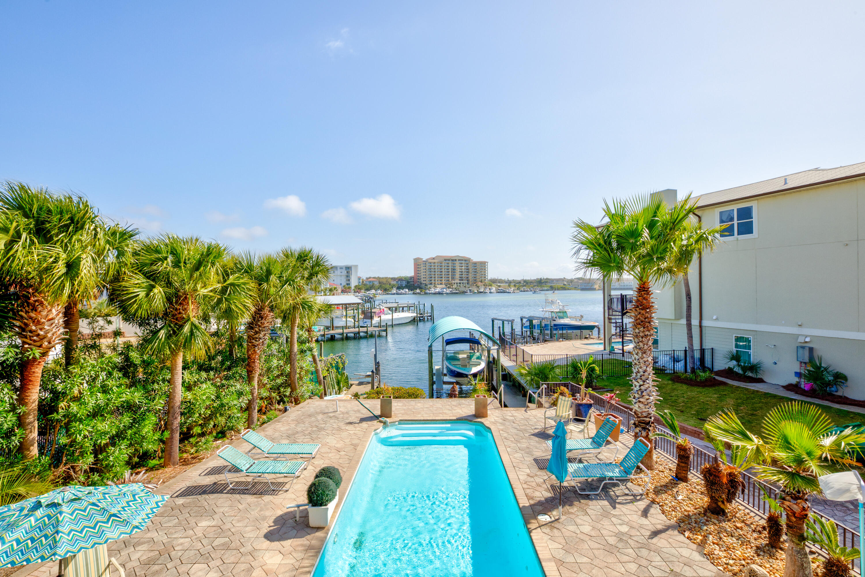HOLIDAY ISLE - Residential