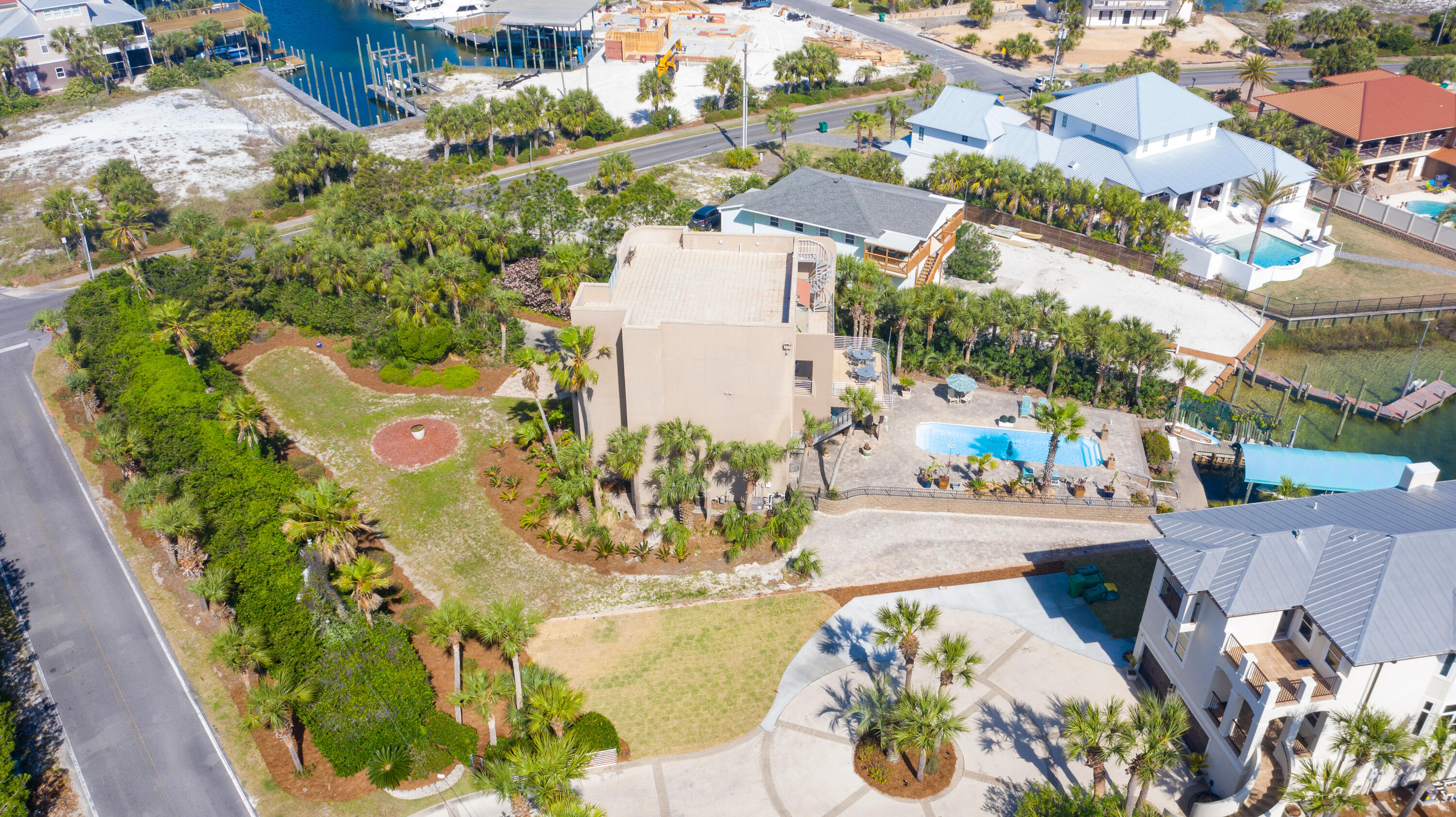 HOLIDAY ISLE - Residential