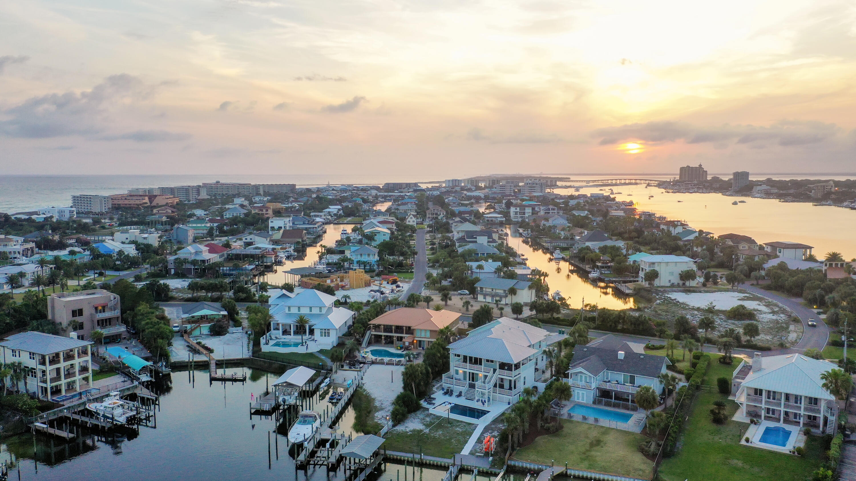 HOLIDAY ISLE - Residential