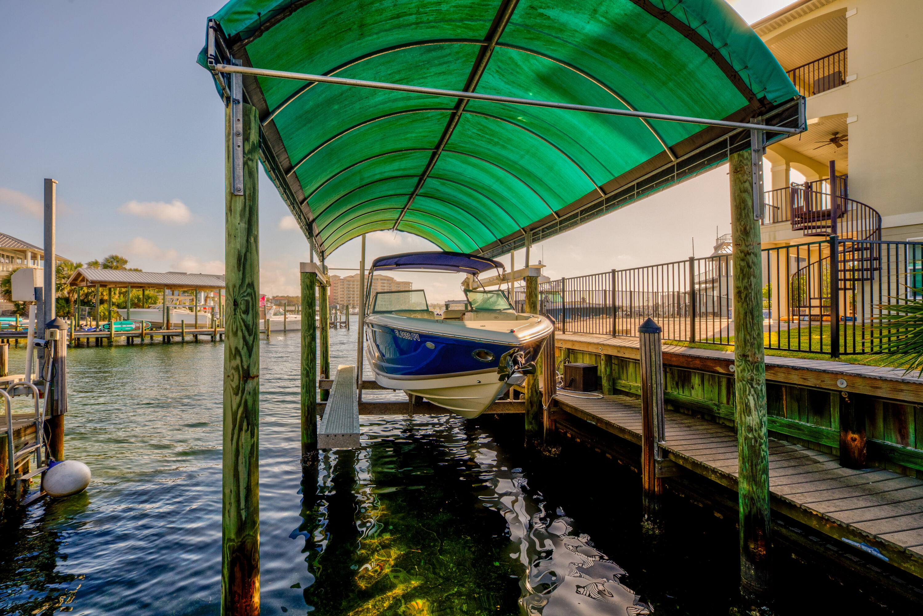 HOLIDAY ISLE - Residential