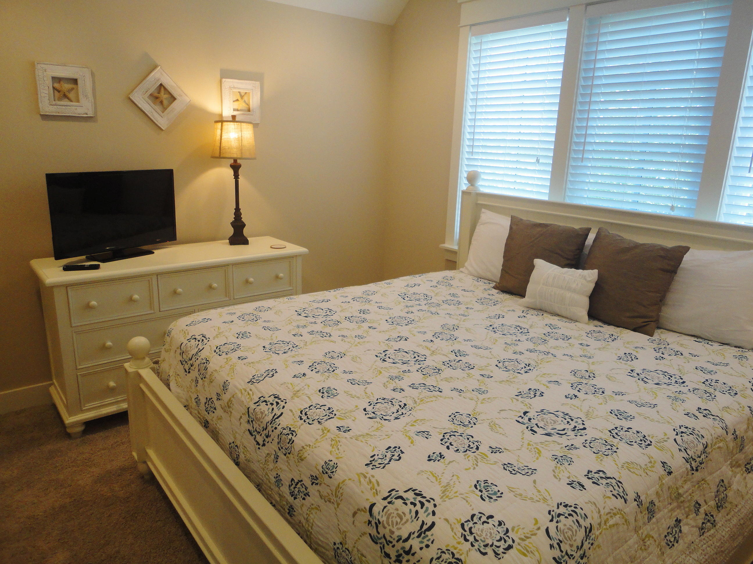 BUNGALOS AT SANDESTIN - Residential