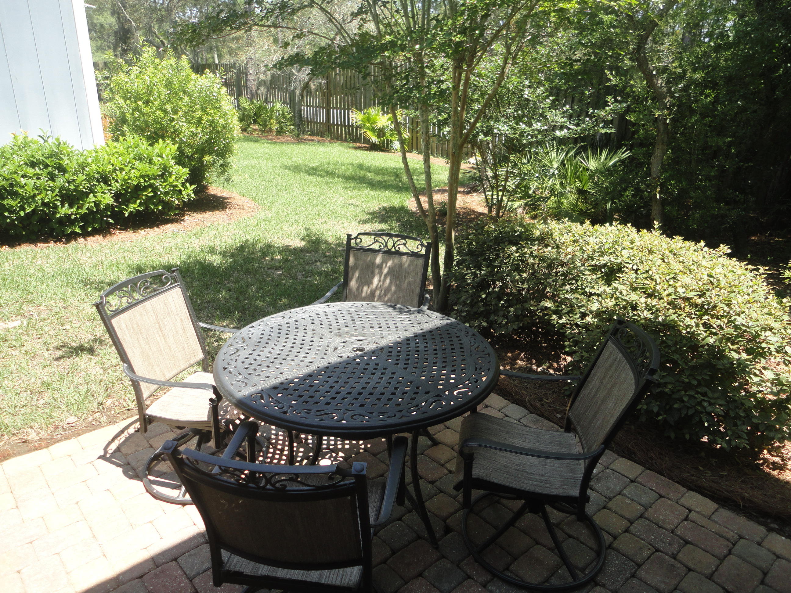 BUNGALOS AT SANDESTIN - Residential