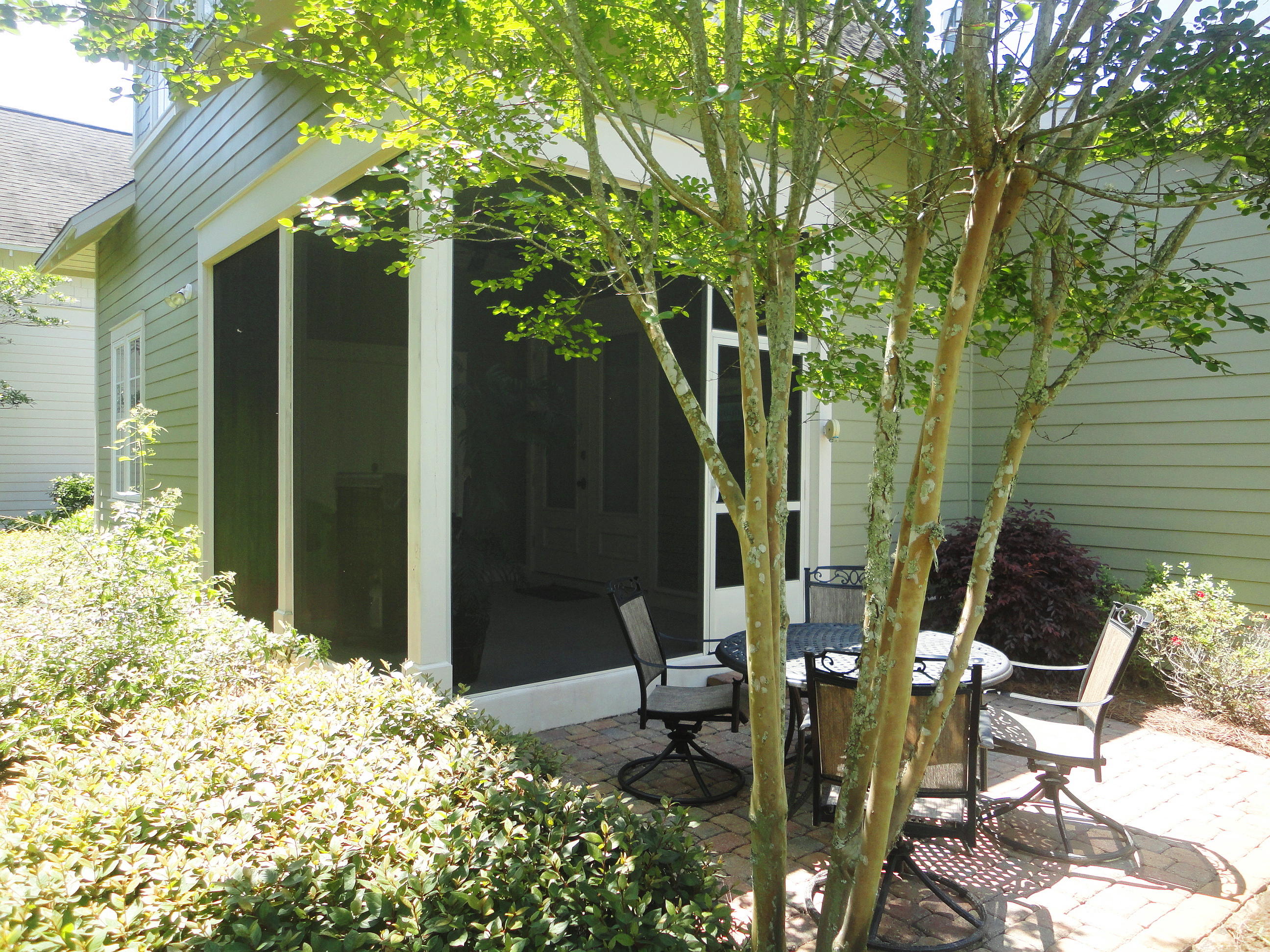 BUNGALOS AT SANDESTIN - Residential