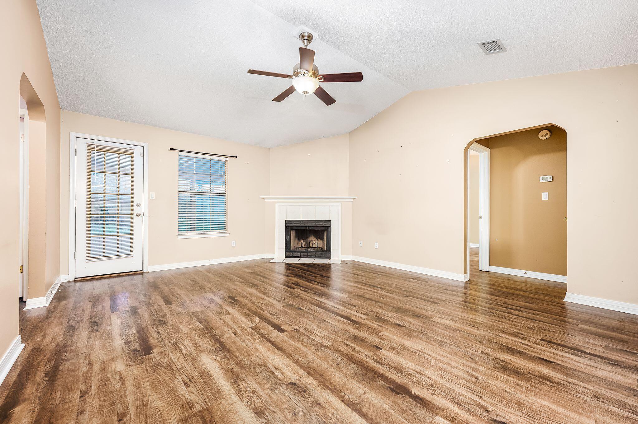 KINGS CROSSING PH 1 - Residential