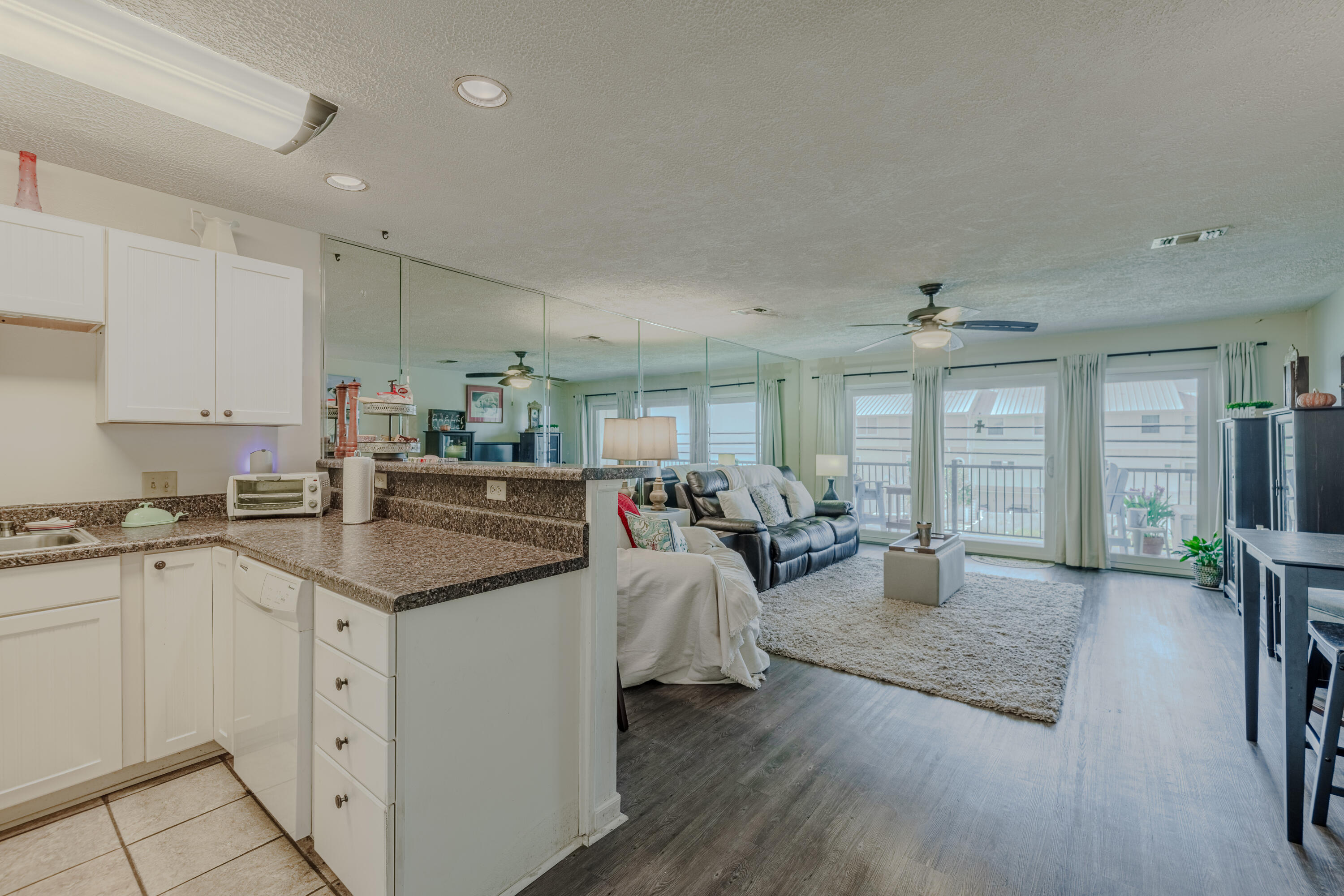 NAUTILUS CONDO - Residential