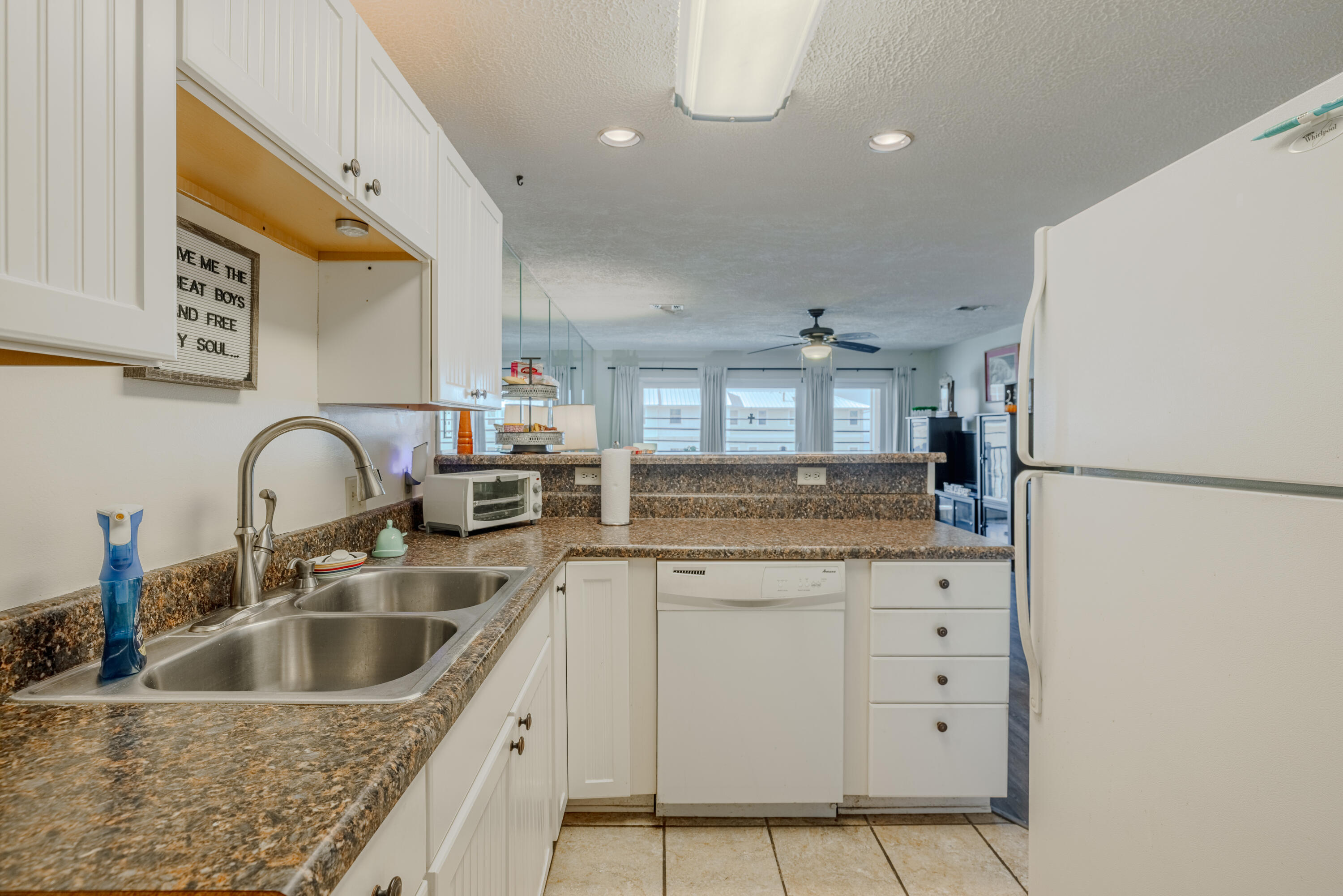 NAUTILUS CONDO - Residential