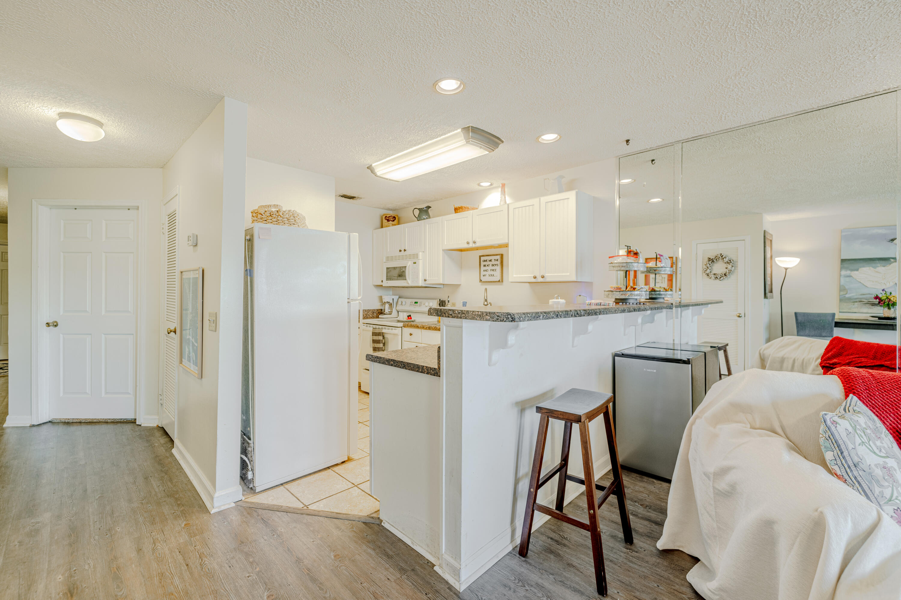 NAUTILUS CONDO - Residential