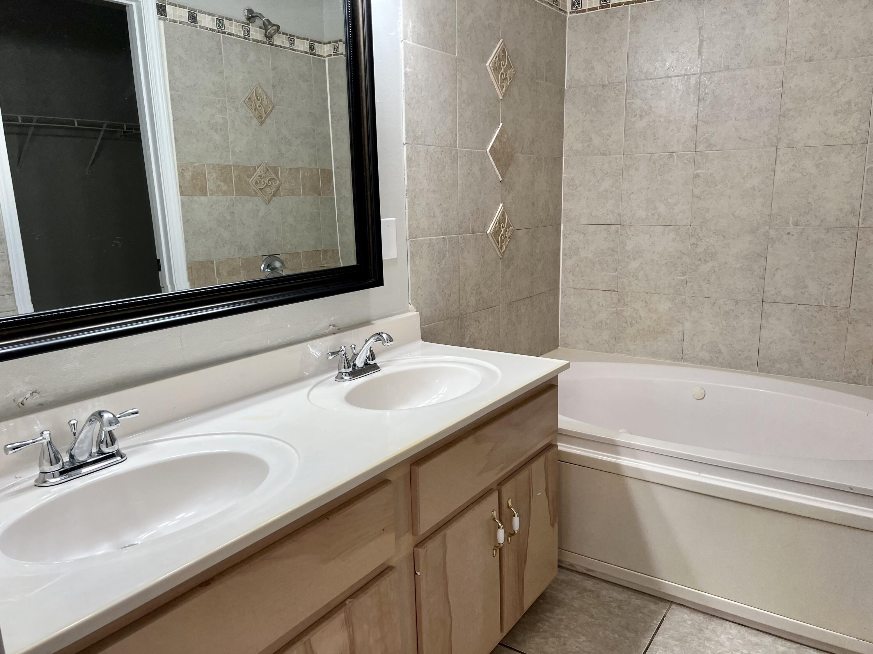 SOUTHGATE PH 3 - Residential Lease
