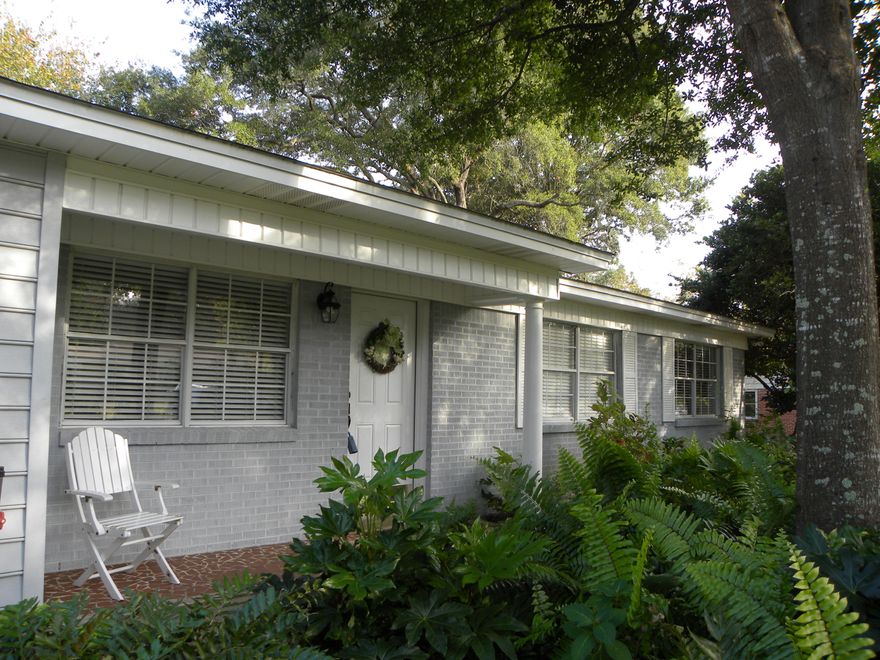 Come take a look at this 3 bedroom, 2 full bath home in the heart of FWB. This home features a open concept with a large kitchen and lots of room for entertaining. It has hardwood floors in the living area and bedrooms and tile in the kitchen and baths. It sits on one of the larger lots in the area (.32 acre) and has beautiful landscaping and mature trees.