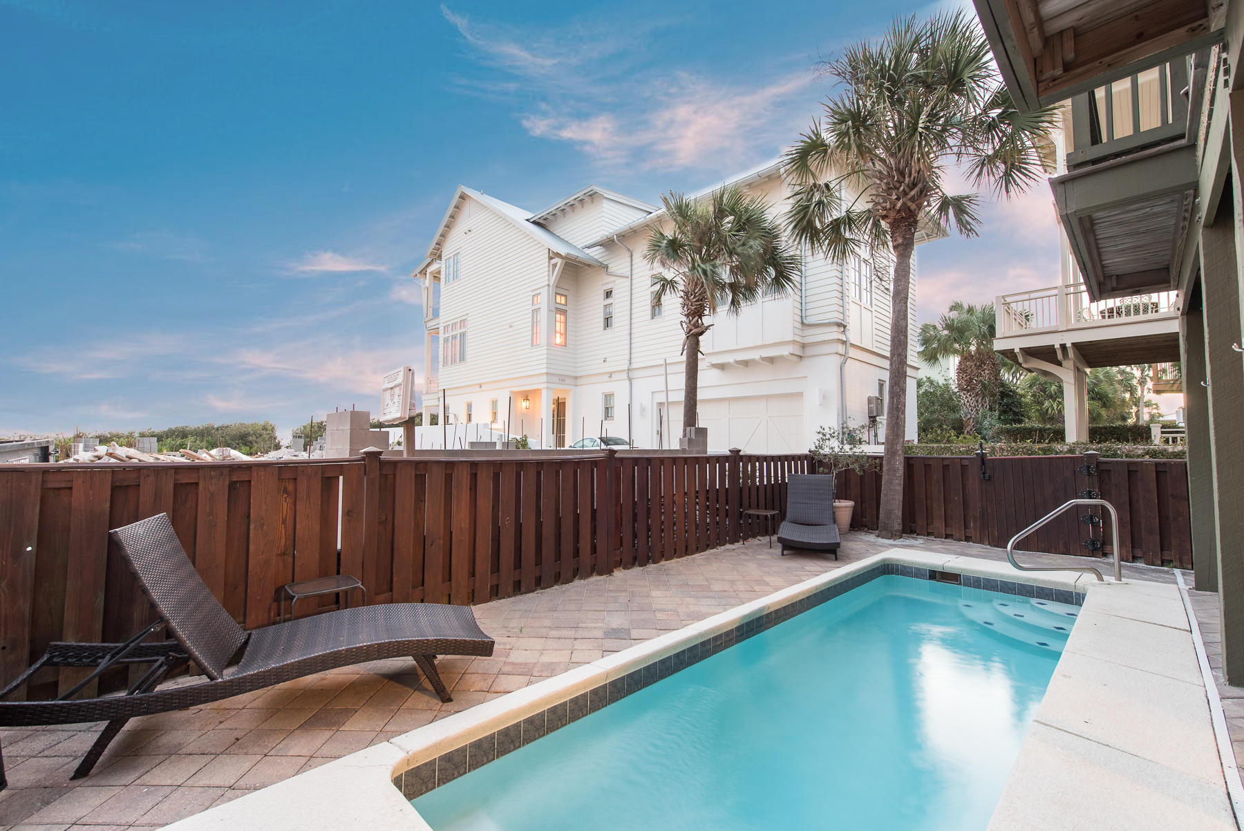 WATER'S EDGE - Residential
