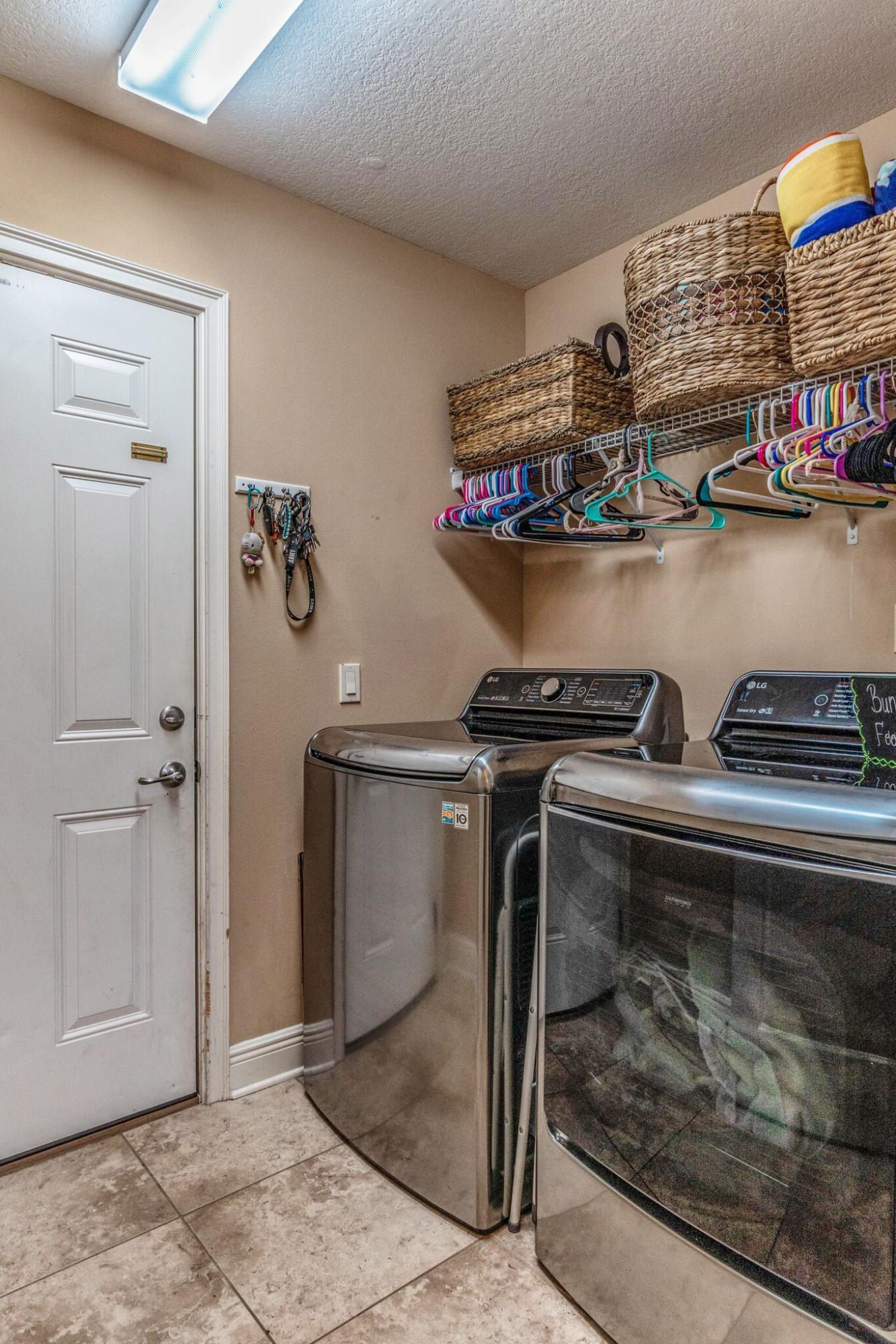 CREEKS EDGE - Residential