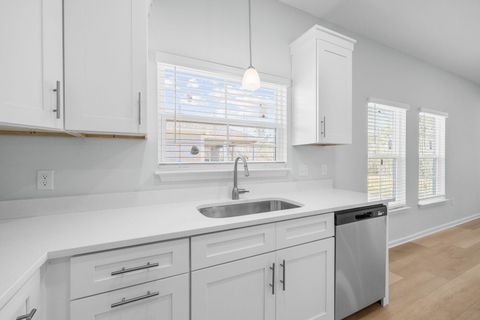 Photo of 72 Riverwalk Circle, Freeport, FL 32439 (MLS # 967281)