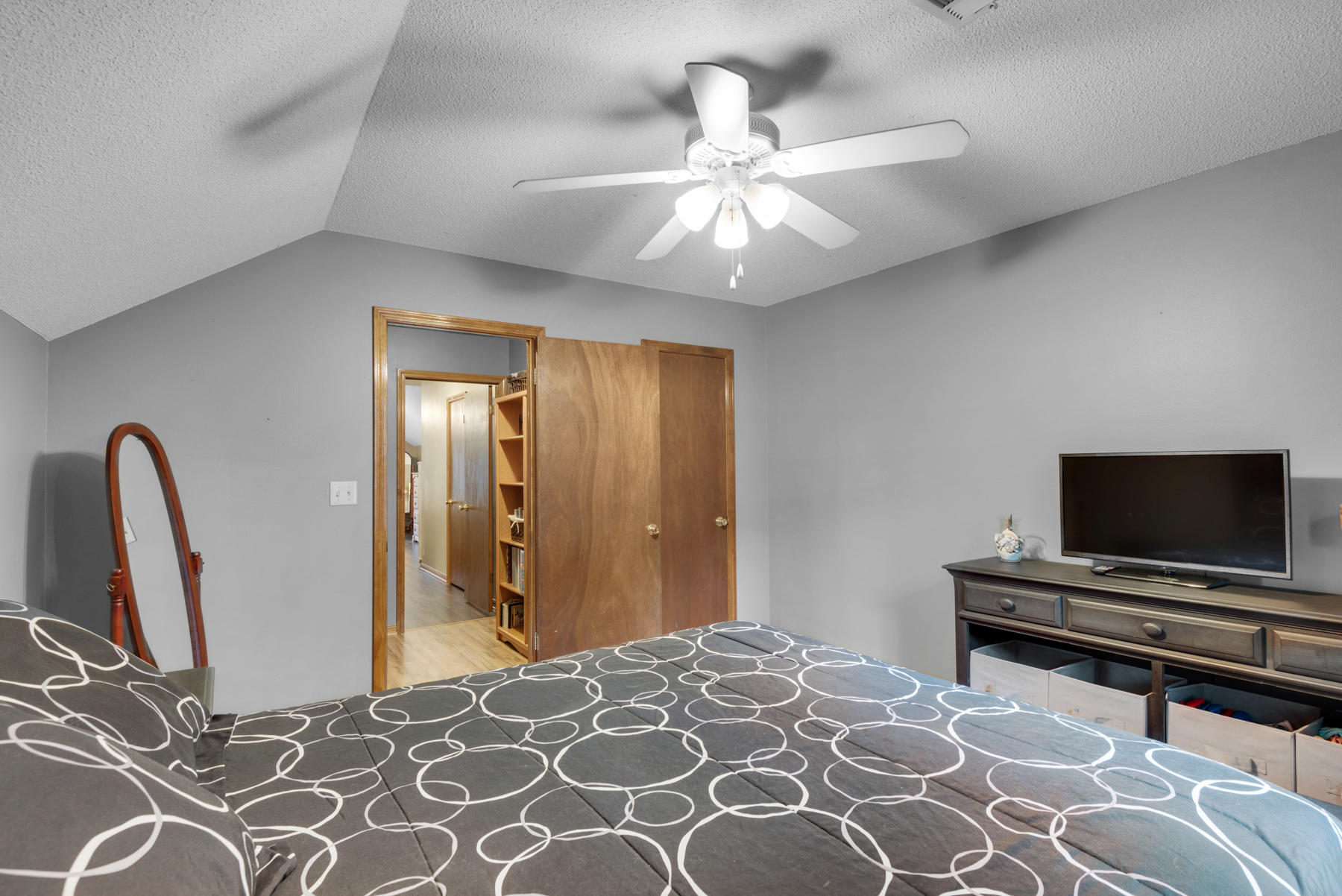 Valparaiso P/C #6 E1/2 Lots 24-26 BLK 114 - Residential