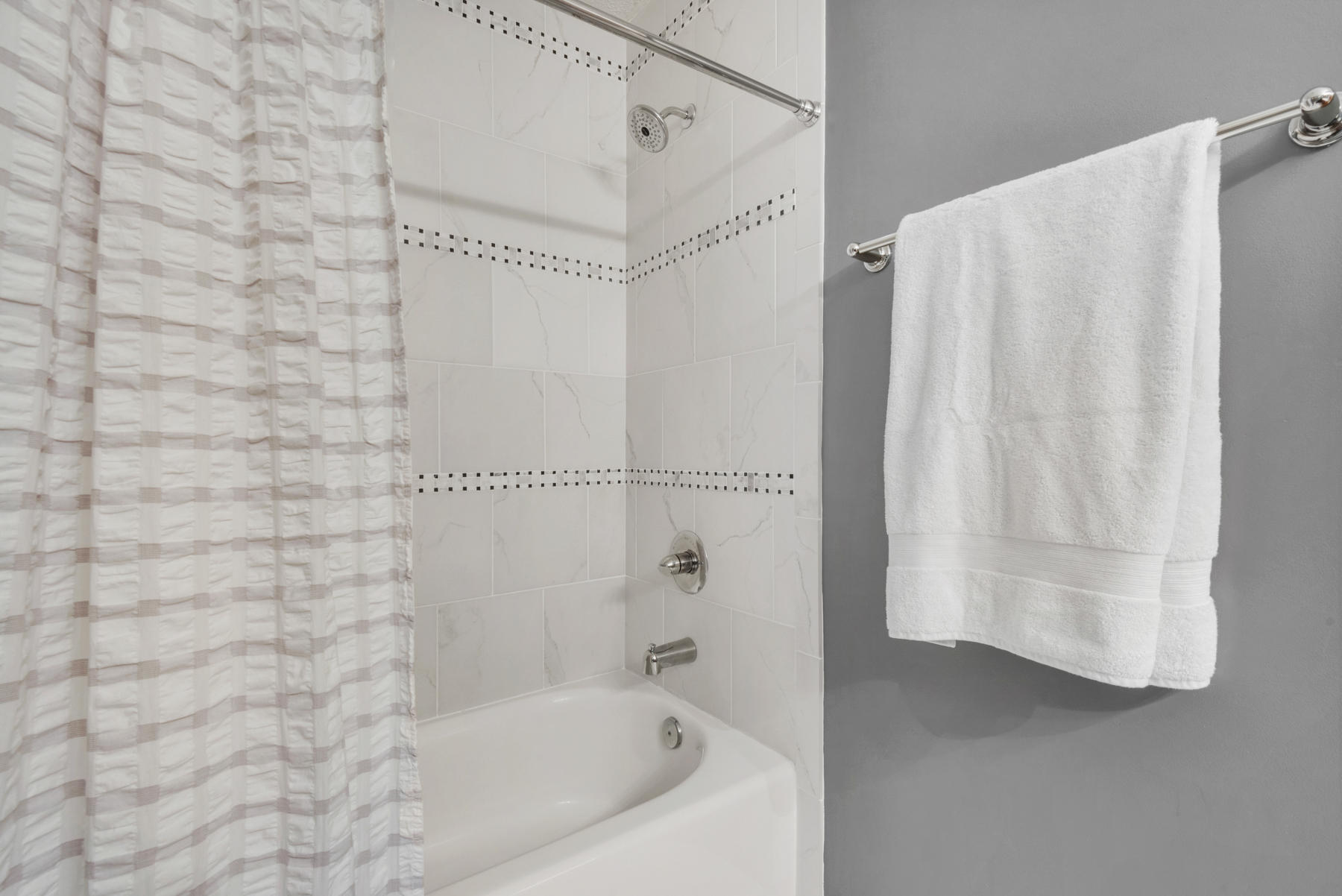 Valparaiso P/C #6 E1/2 Lots 24-26 BLK 114 - Residential