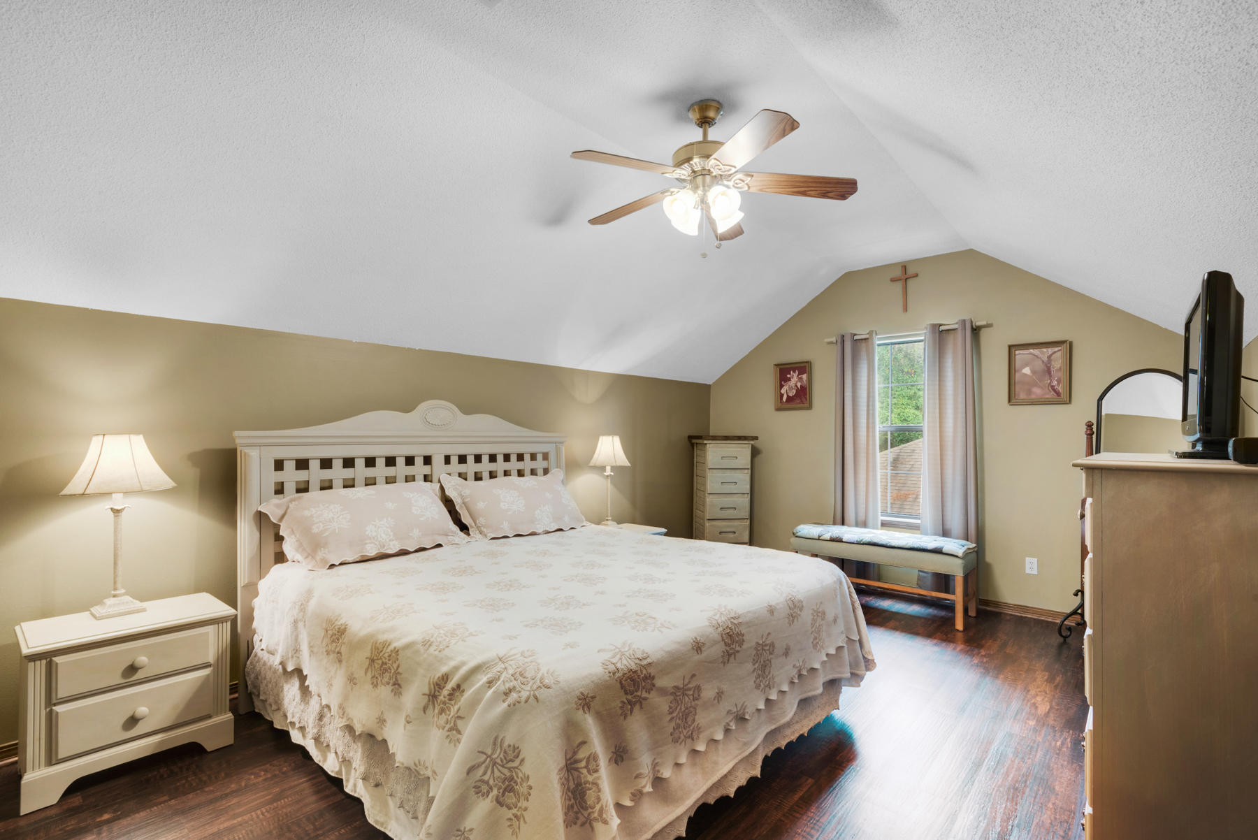 Valparaiso P/C #6 E1/2 Lots 24-26 BLK 114 - Residential