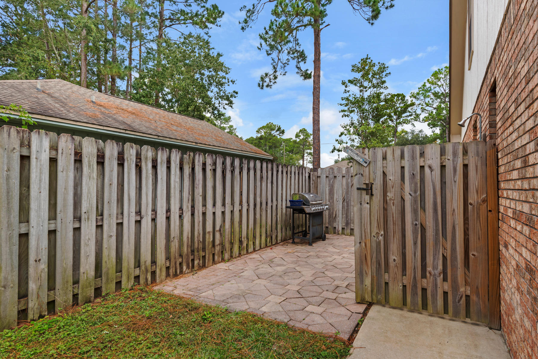 Valparaiso P/C #6 E1/2 Lots 24-26 BLK 114 - Residential