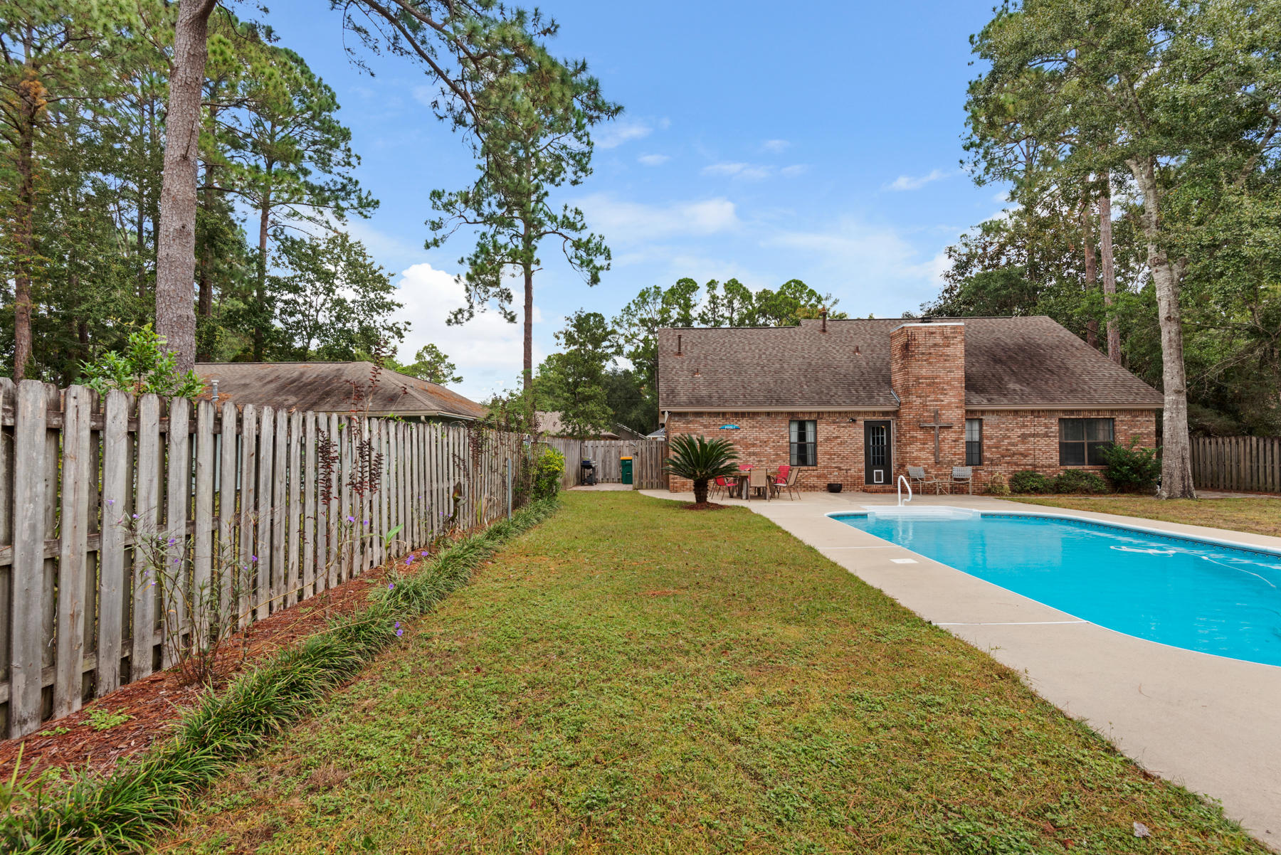 Valparaiso P/C #6 E1/2 Lots 24-26 BLK 114 - Residential