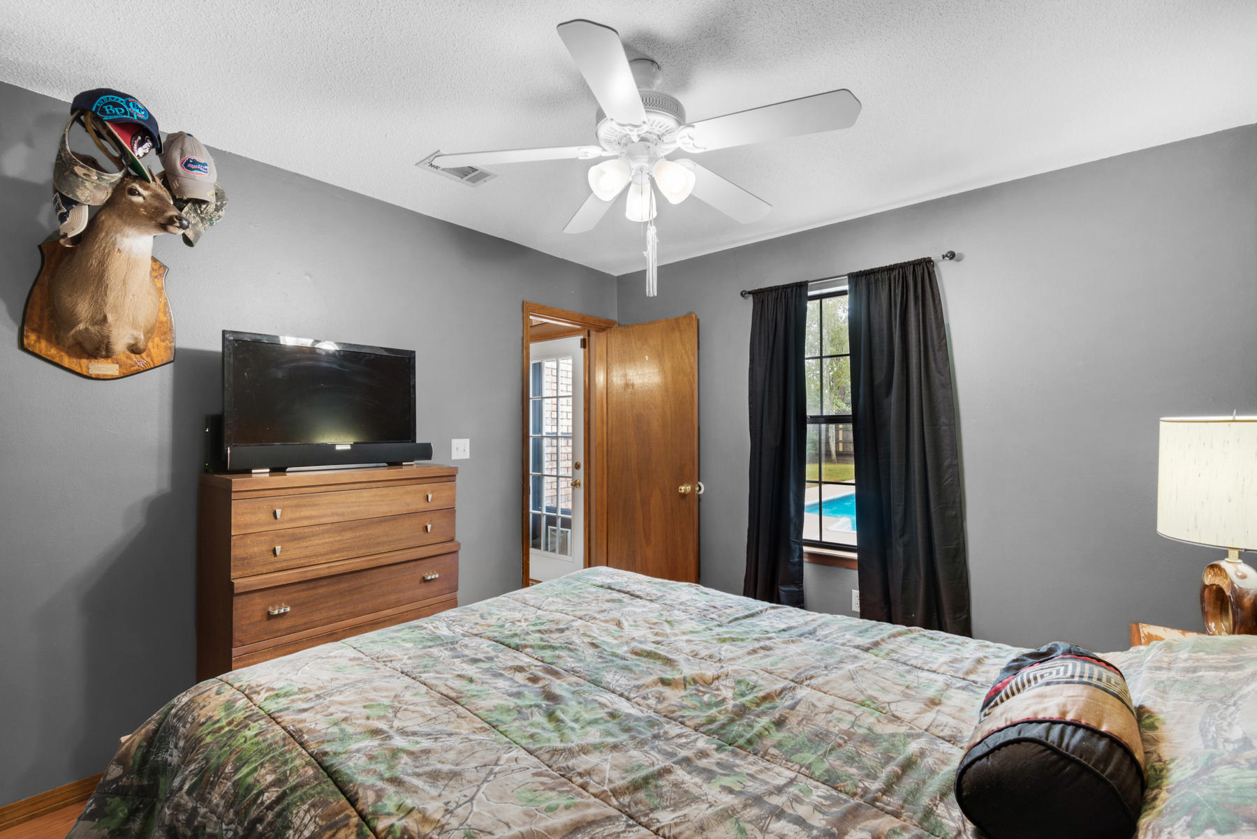 Valparaiso P/C #6 E1/2 Lots 24-26 BLK 114 - Residential